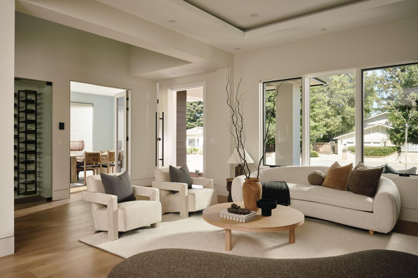 944 Aura Way