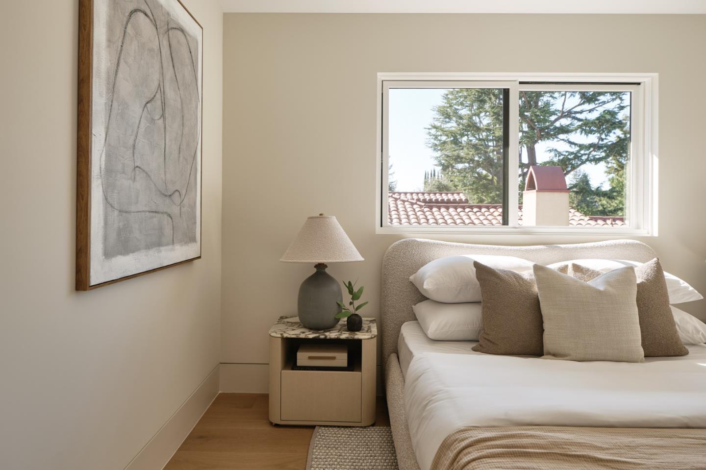944 Aura Way