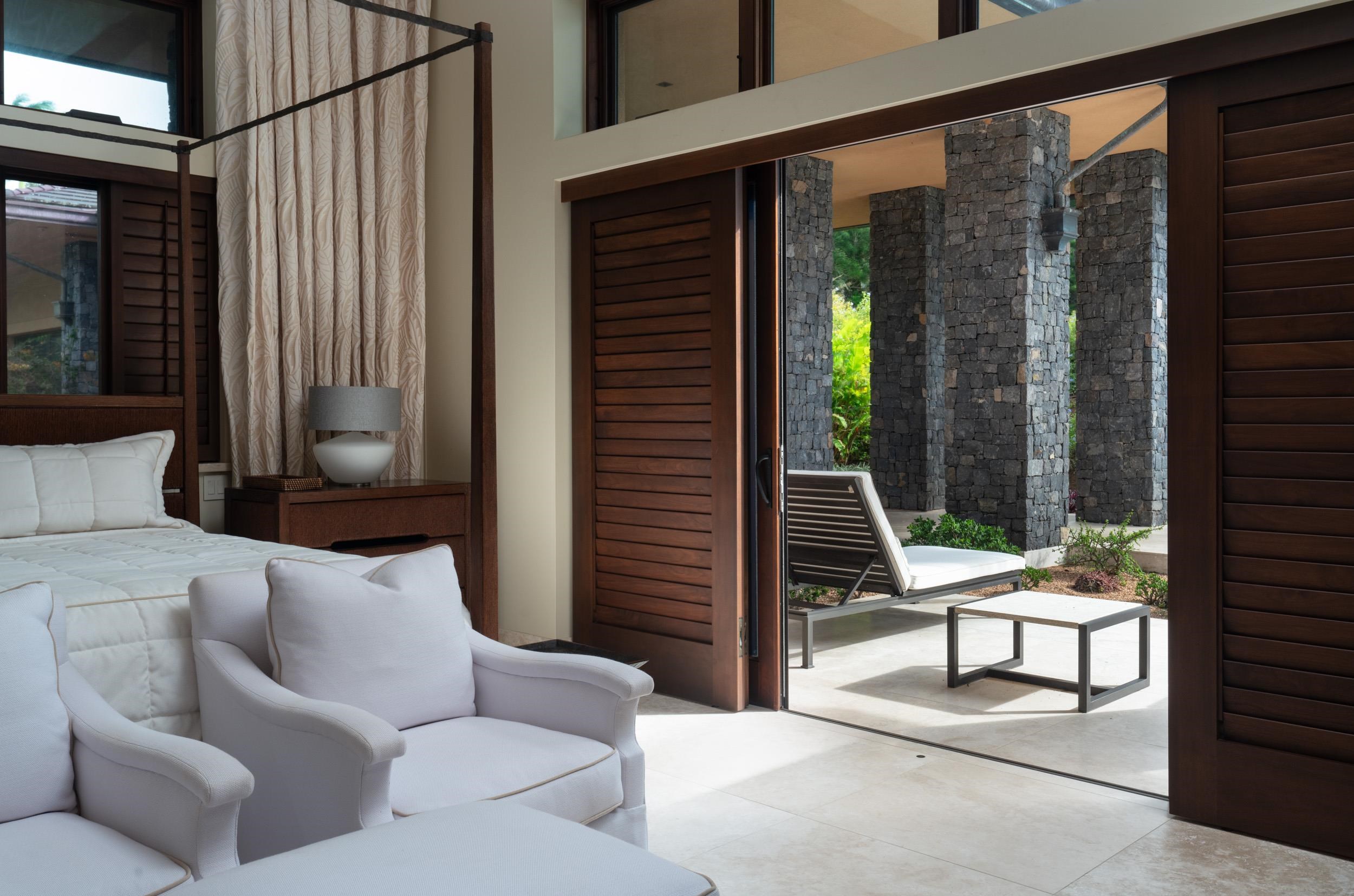 215 Plantation Club Dr