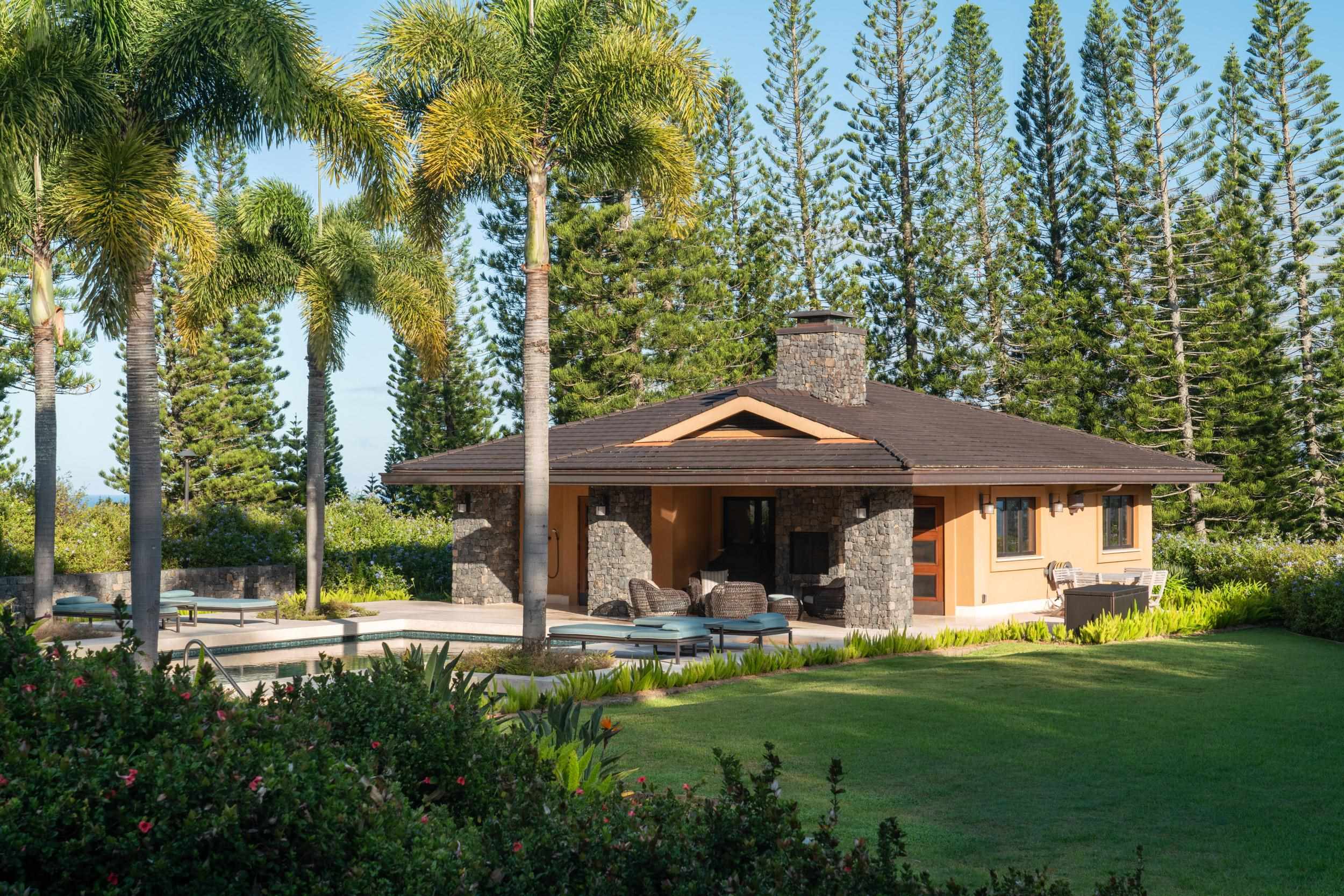 215 Plantation Club Dr