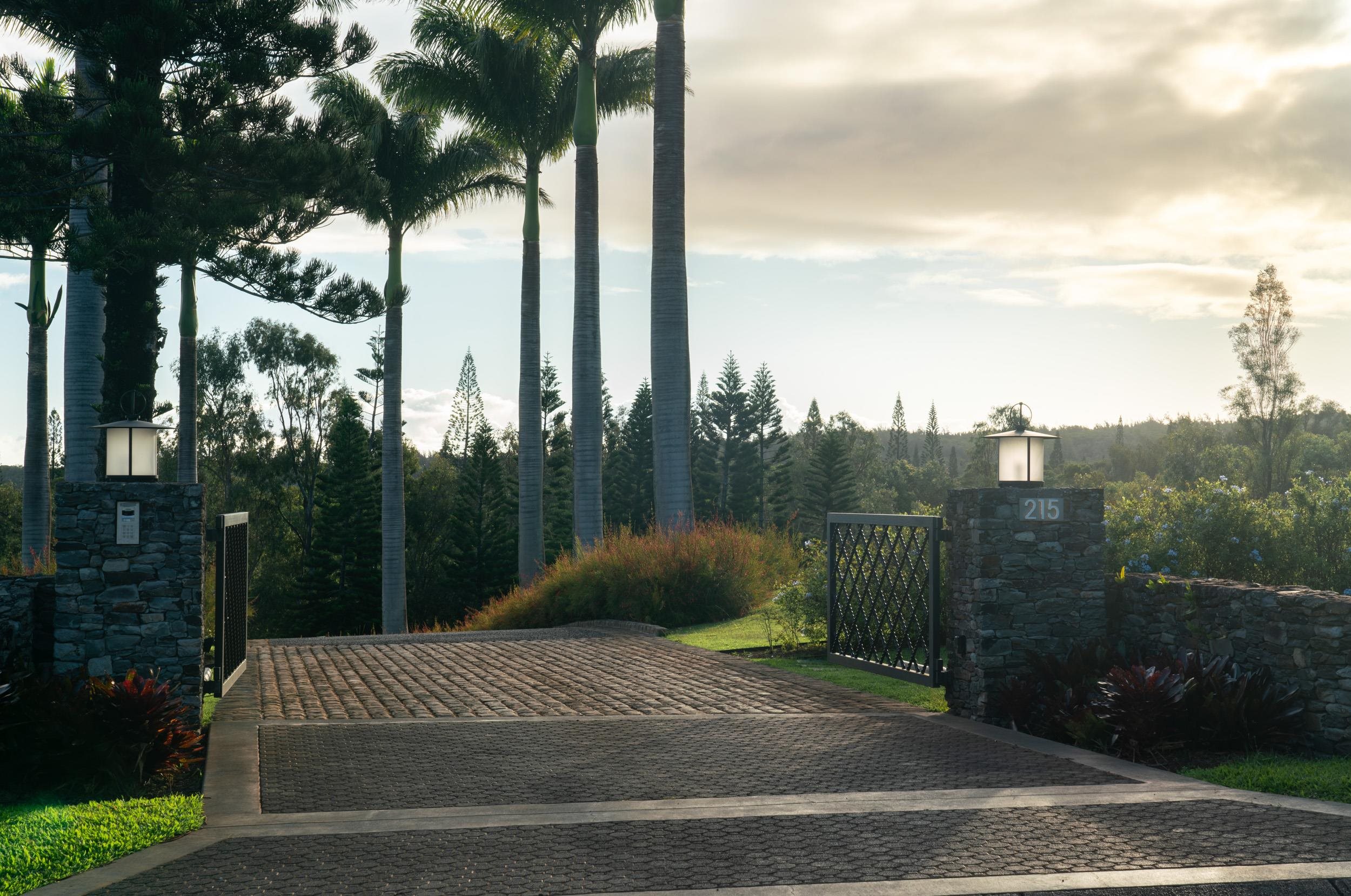 215 Plantation Club Dr