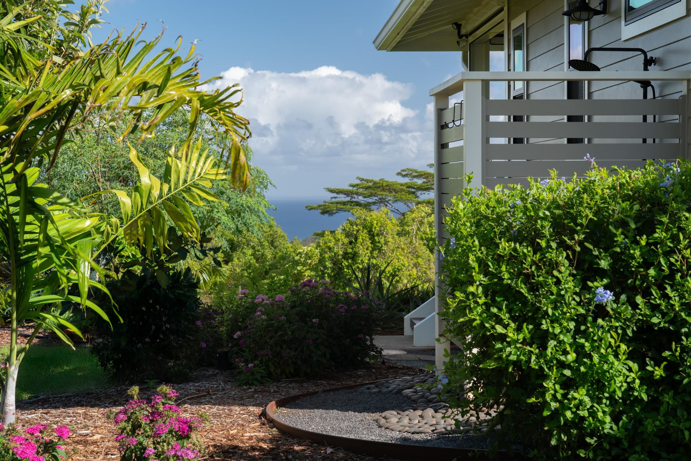 125 Hekuawa St Unit: B