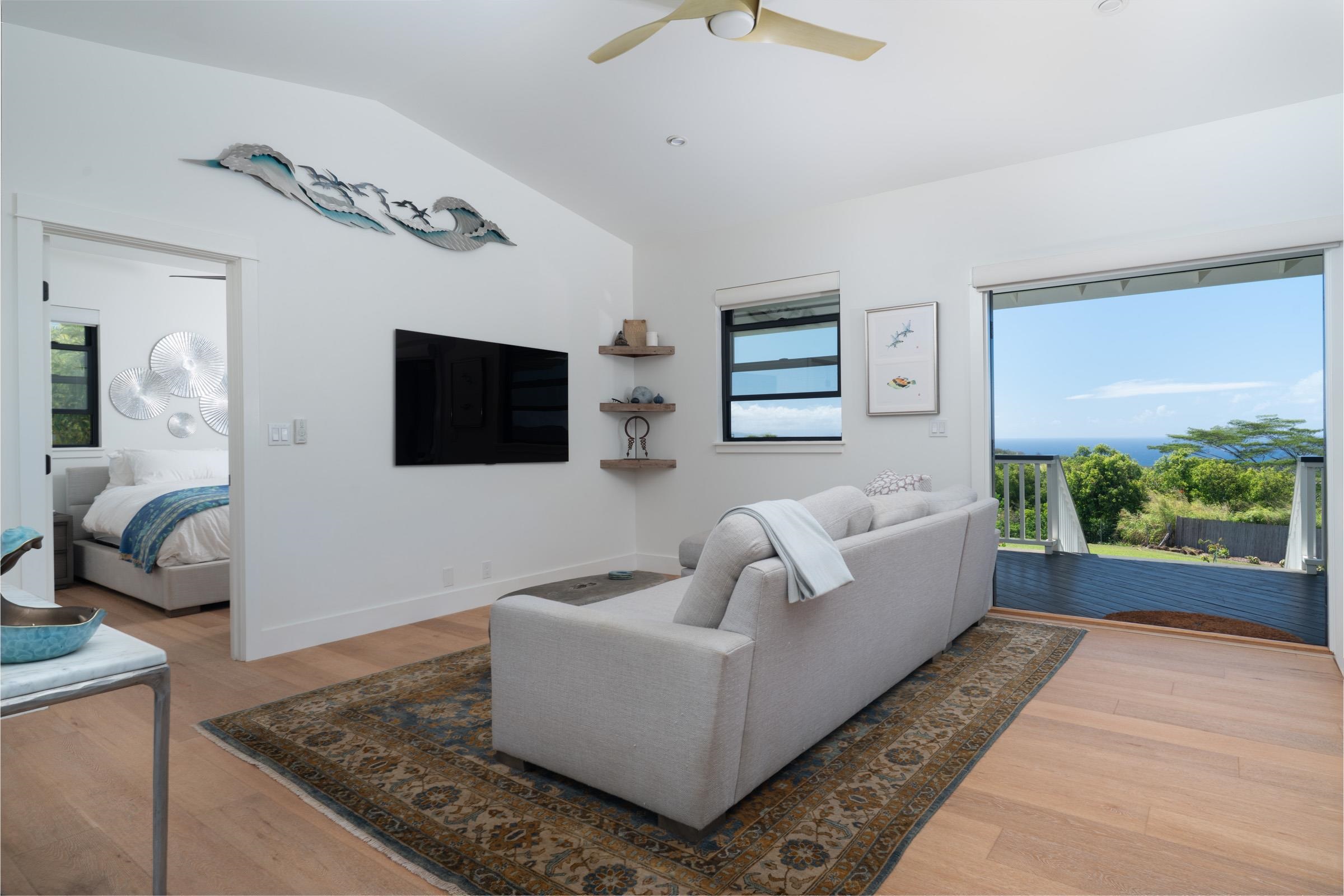 125 Hekuawa St Unit: B