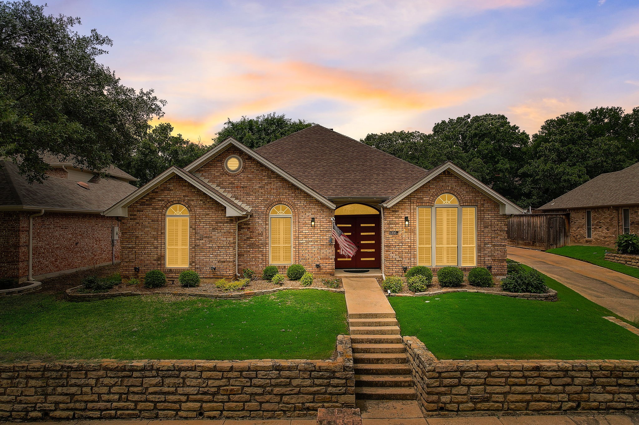 5300 Vicksburg Drive