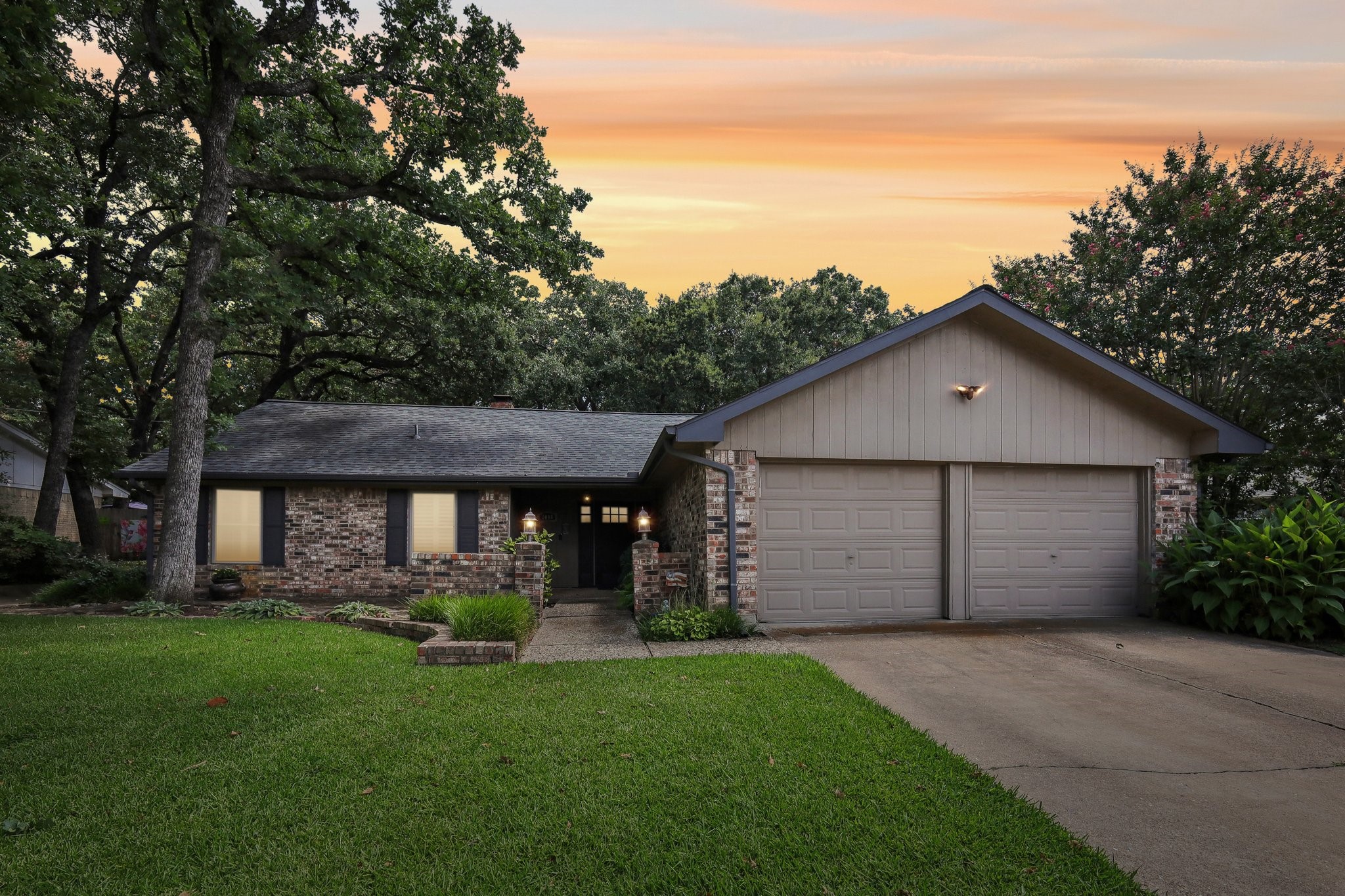 2008 N Meadow Way Circle