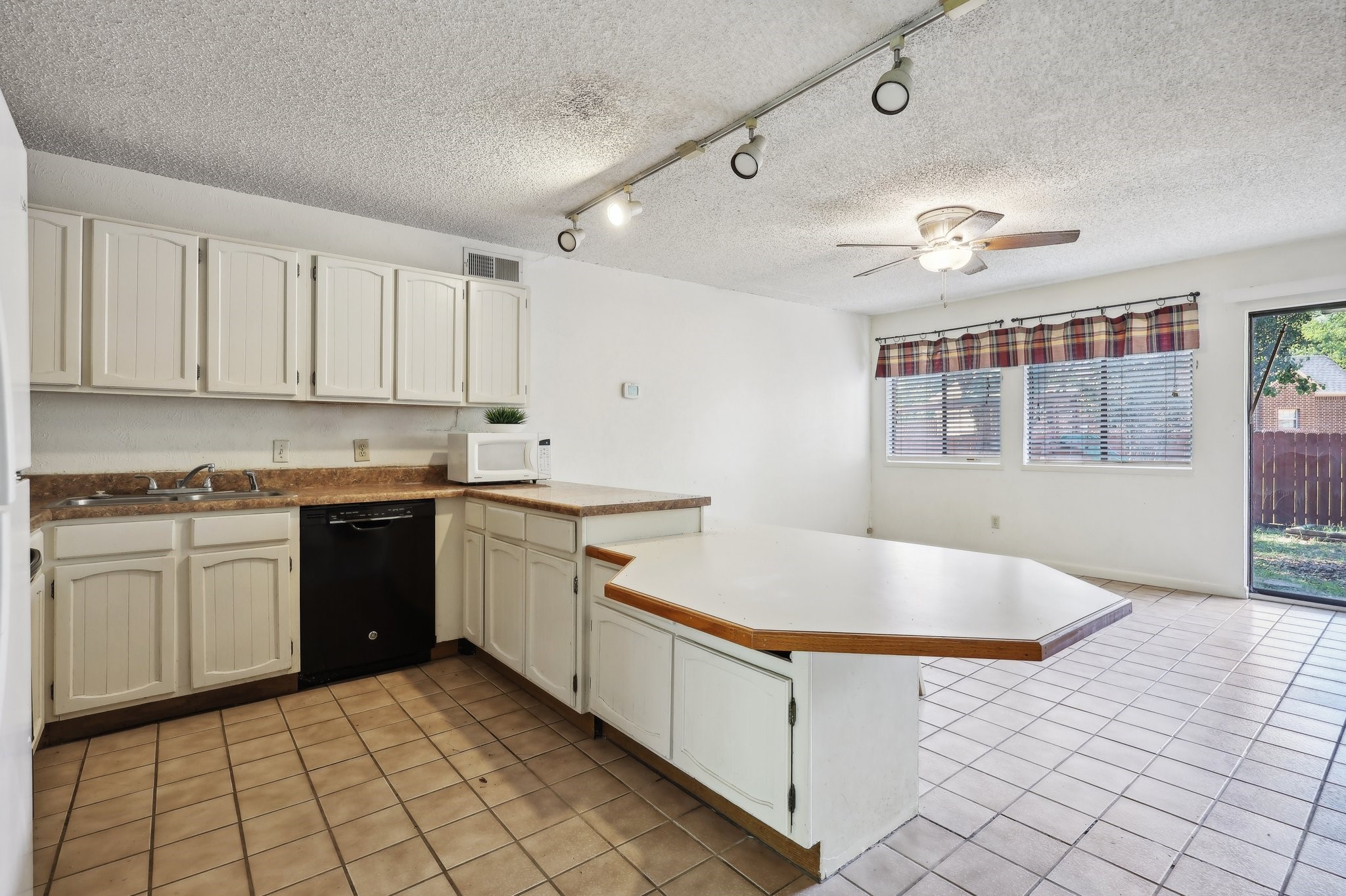 5737 Valley Mills Drive
