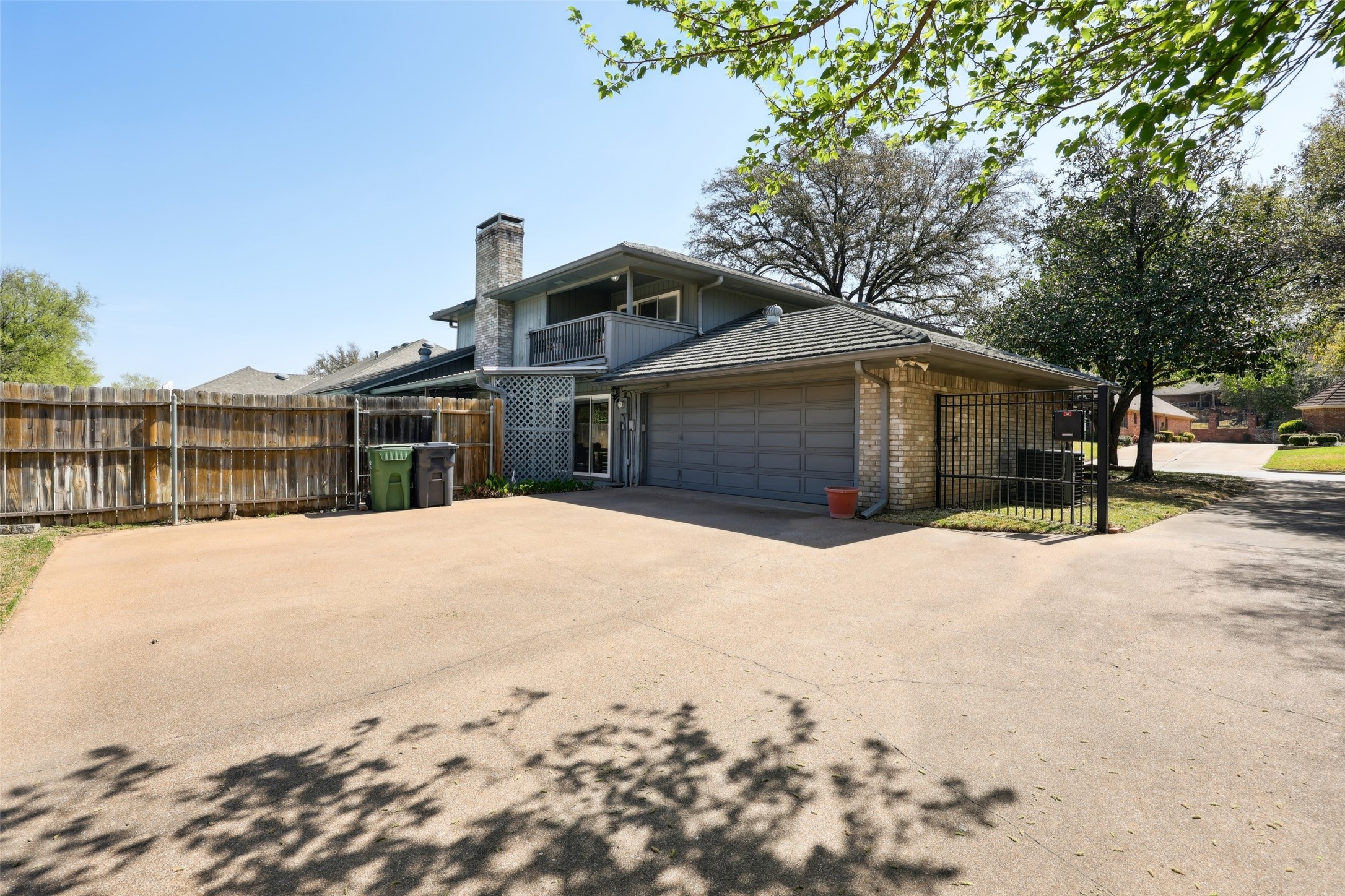 6007 Lakehurst Drive