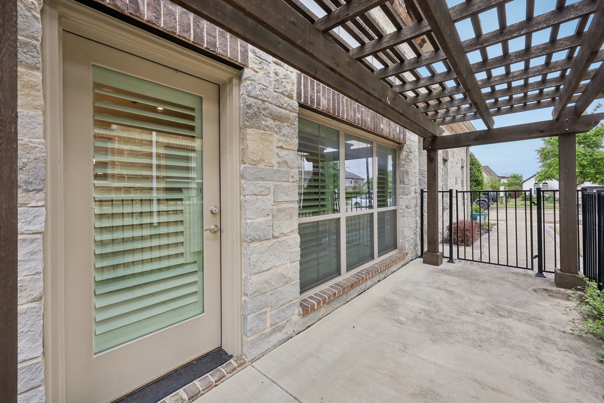 3906 Crested Eagle Way