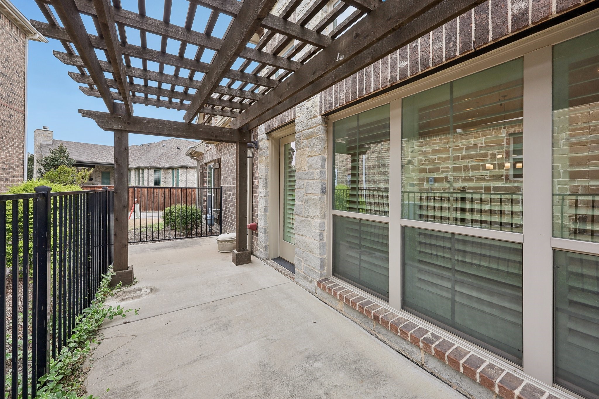 3906 Crested Eagle Way