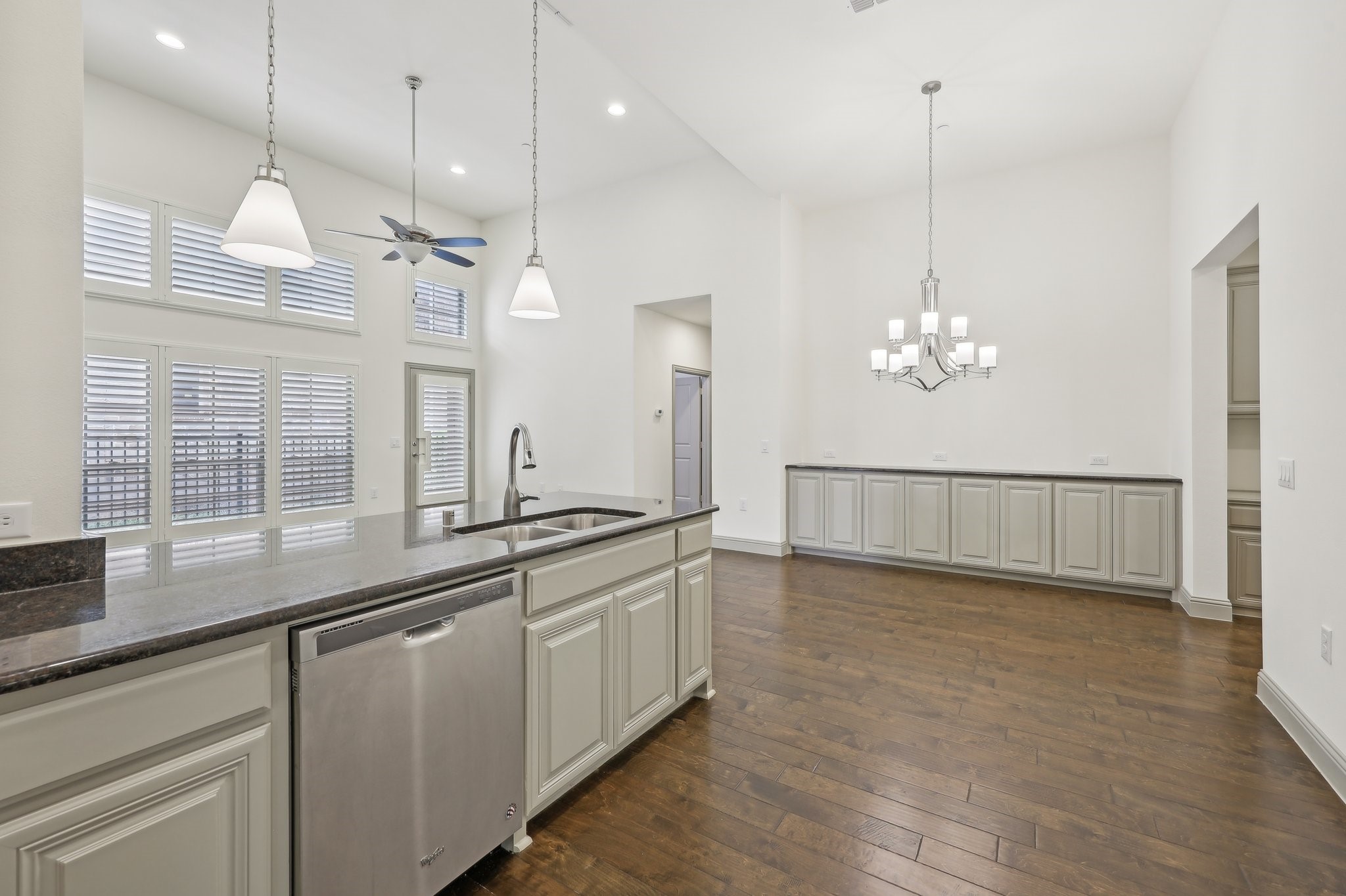 3906 Crested Eagle Way