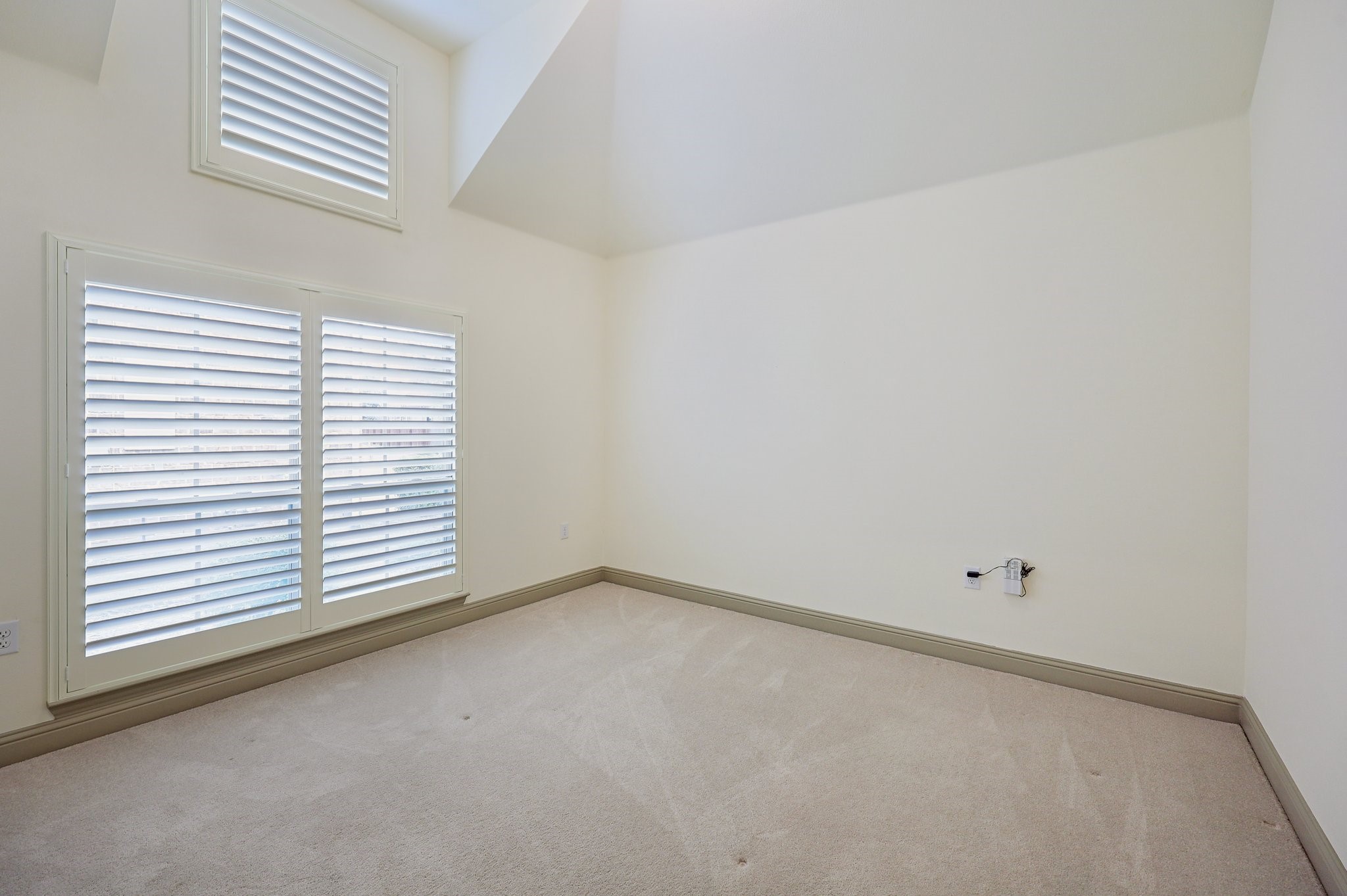 3906 Crested Eagle Way