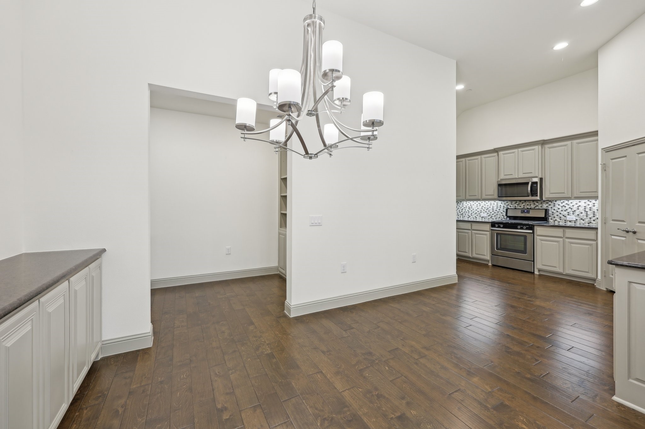 3906 Crested Eagle Way
