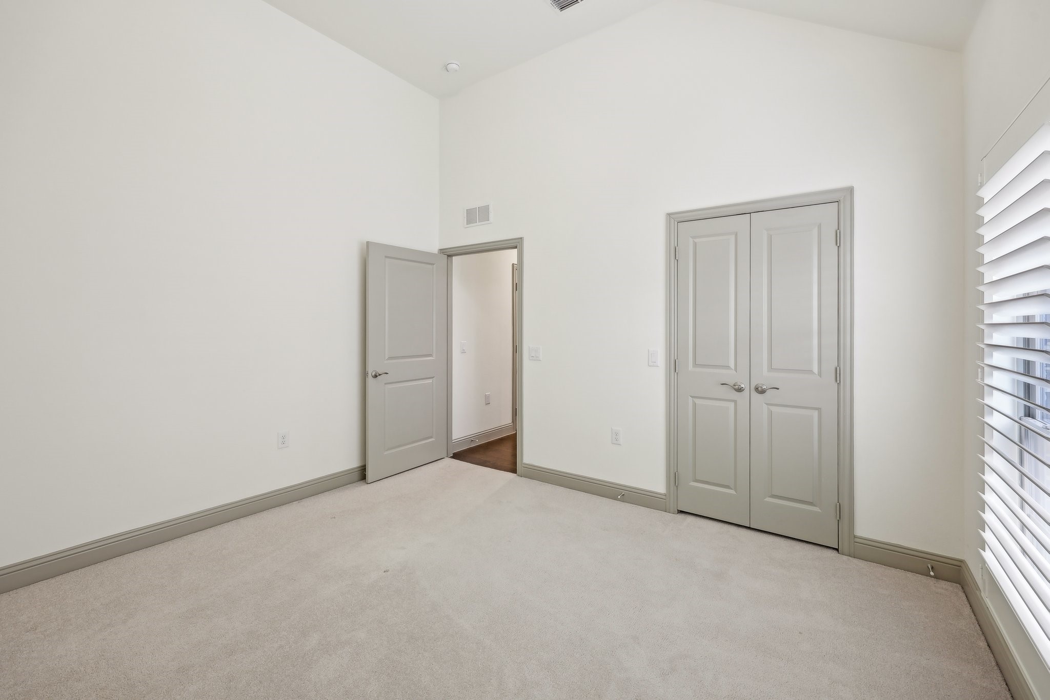 3906 Crested Eagle Way