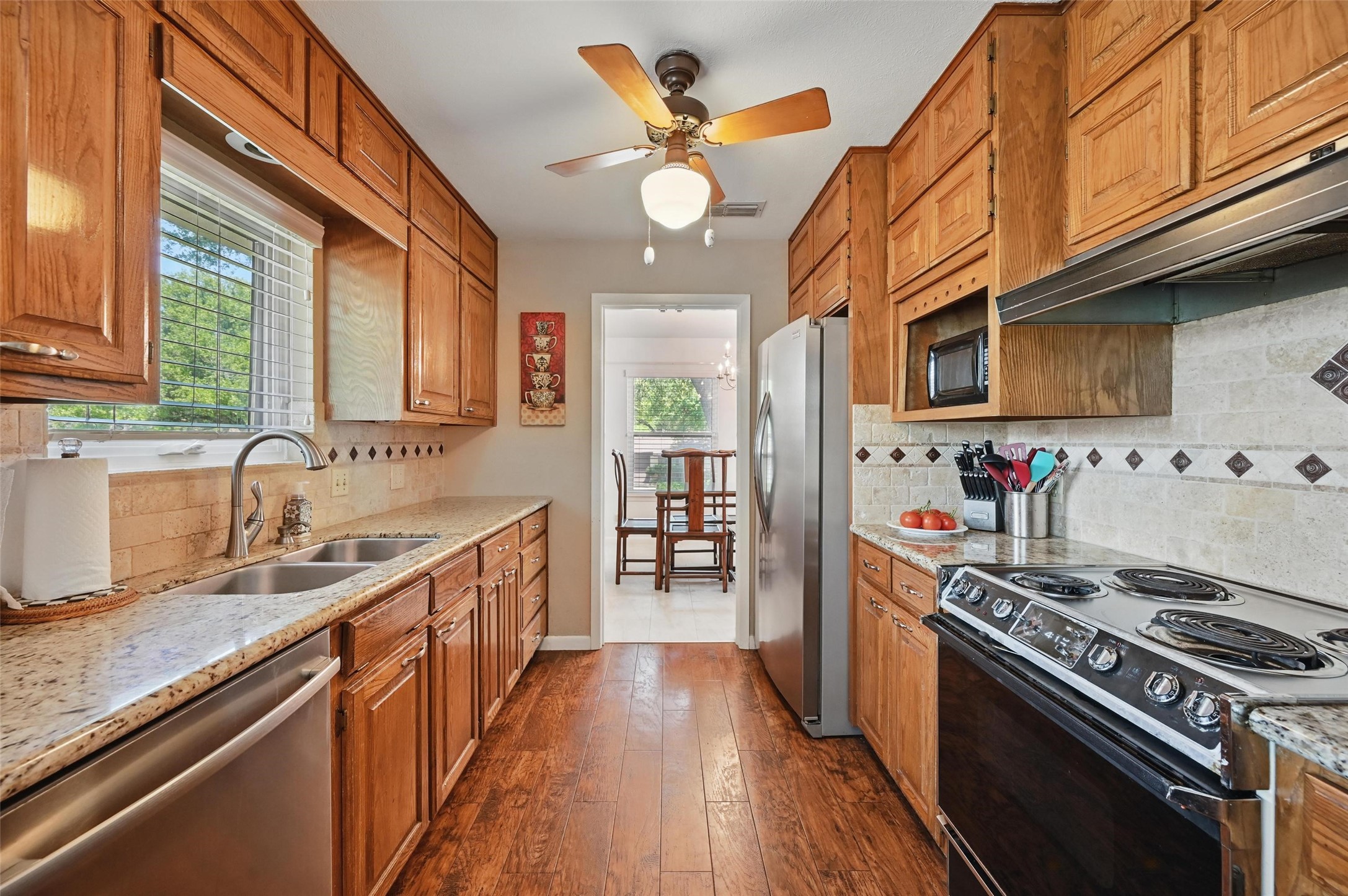 6141 Waco Way