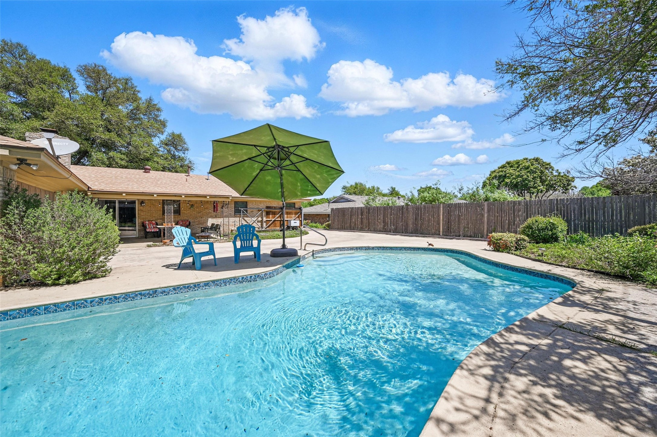 6141 Waco Way