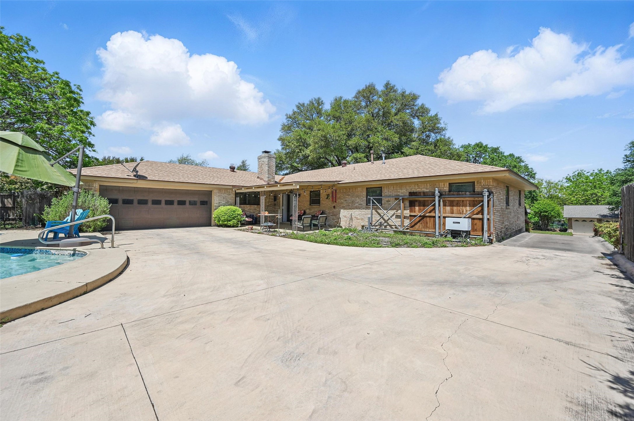 6141 Waco Way