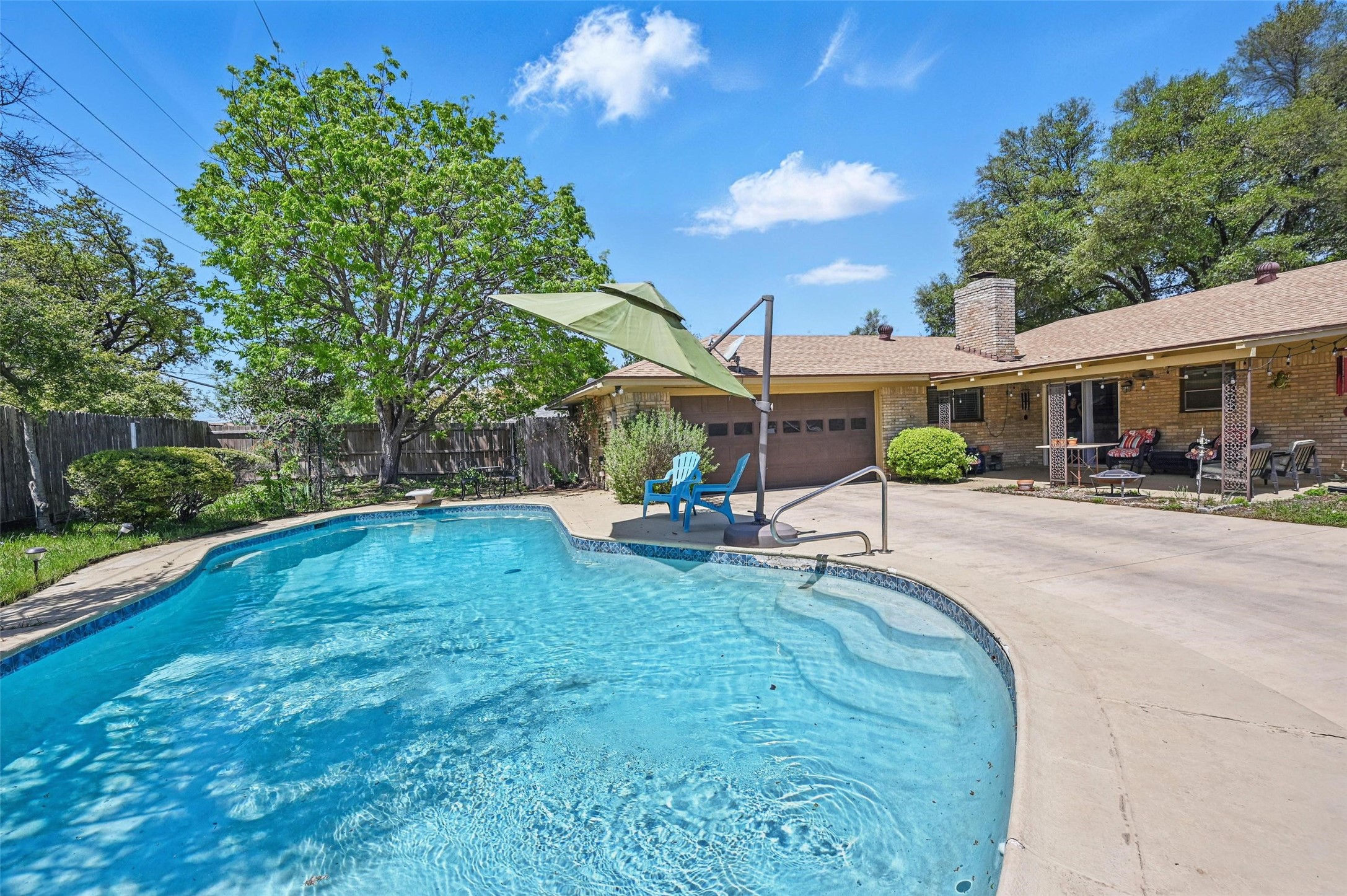 6141 Waco Way