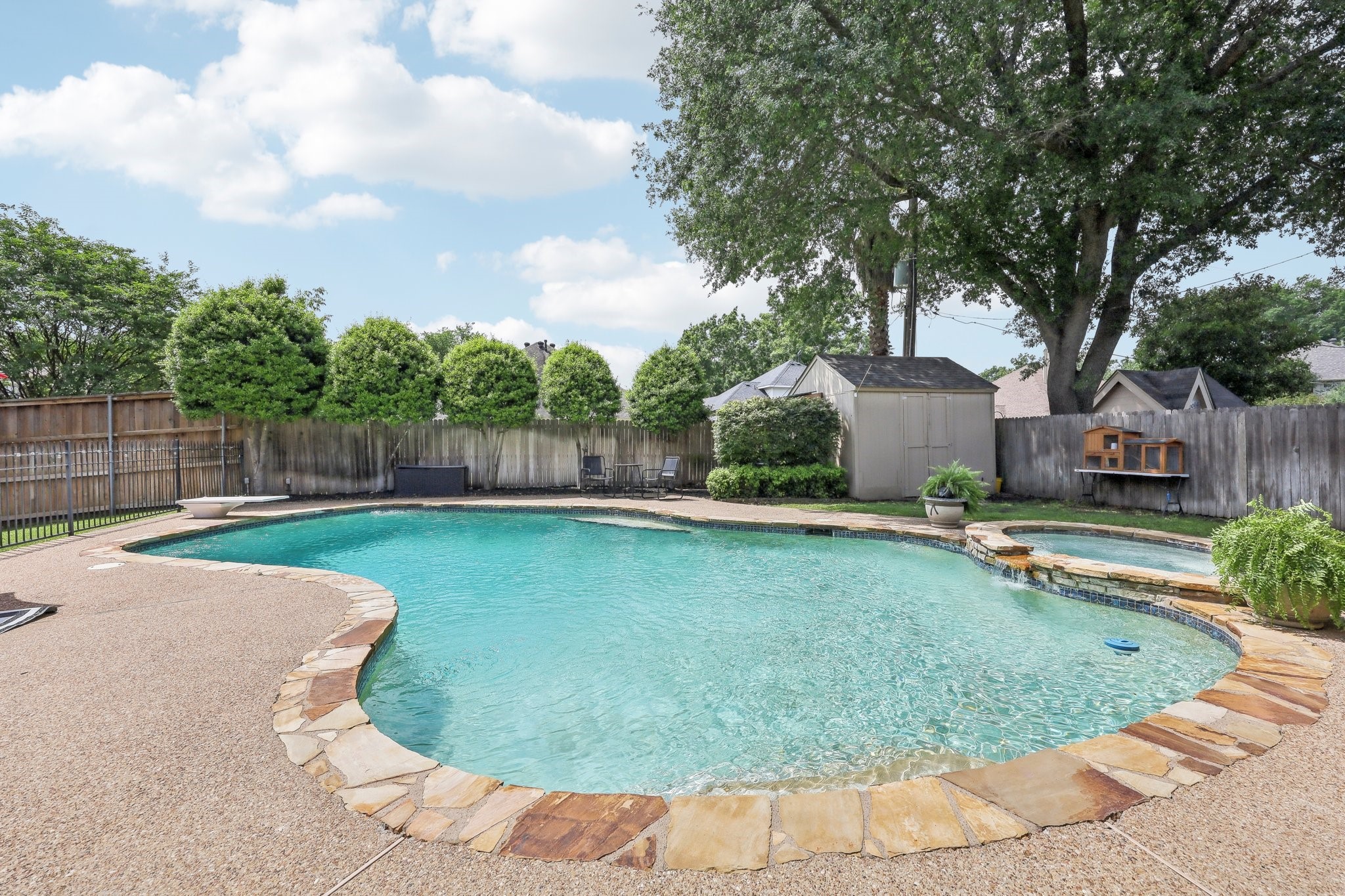 2900 Redstone Drive