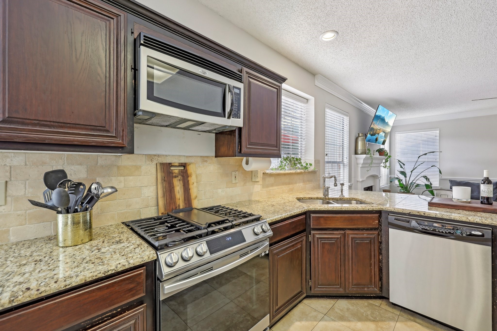 2900 Redstone Drive