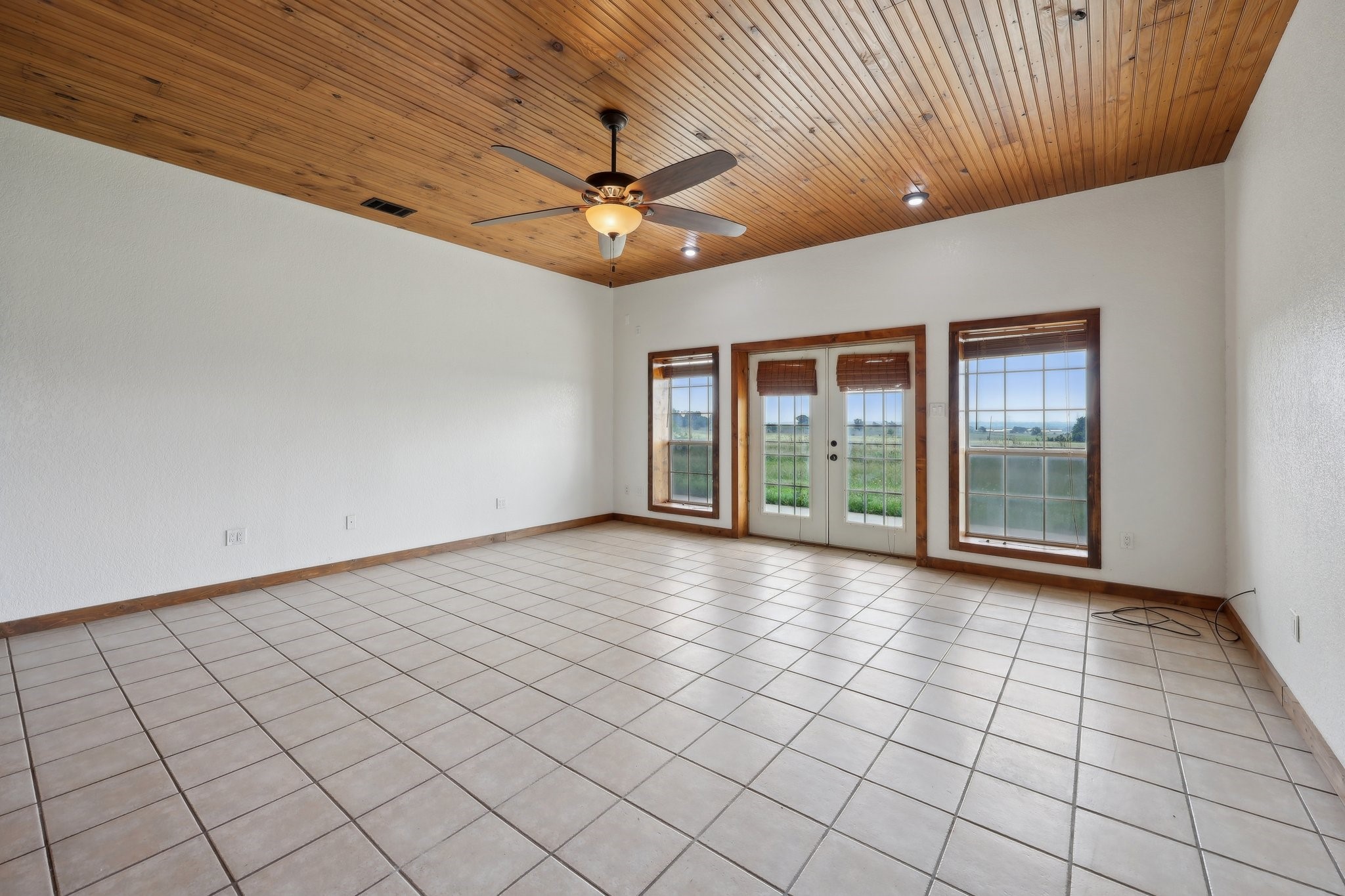 6912 County Road 1228