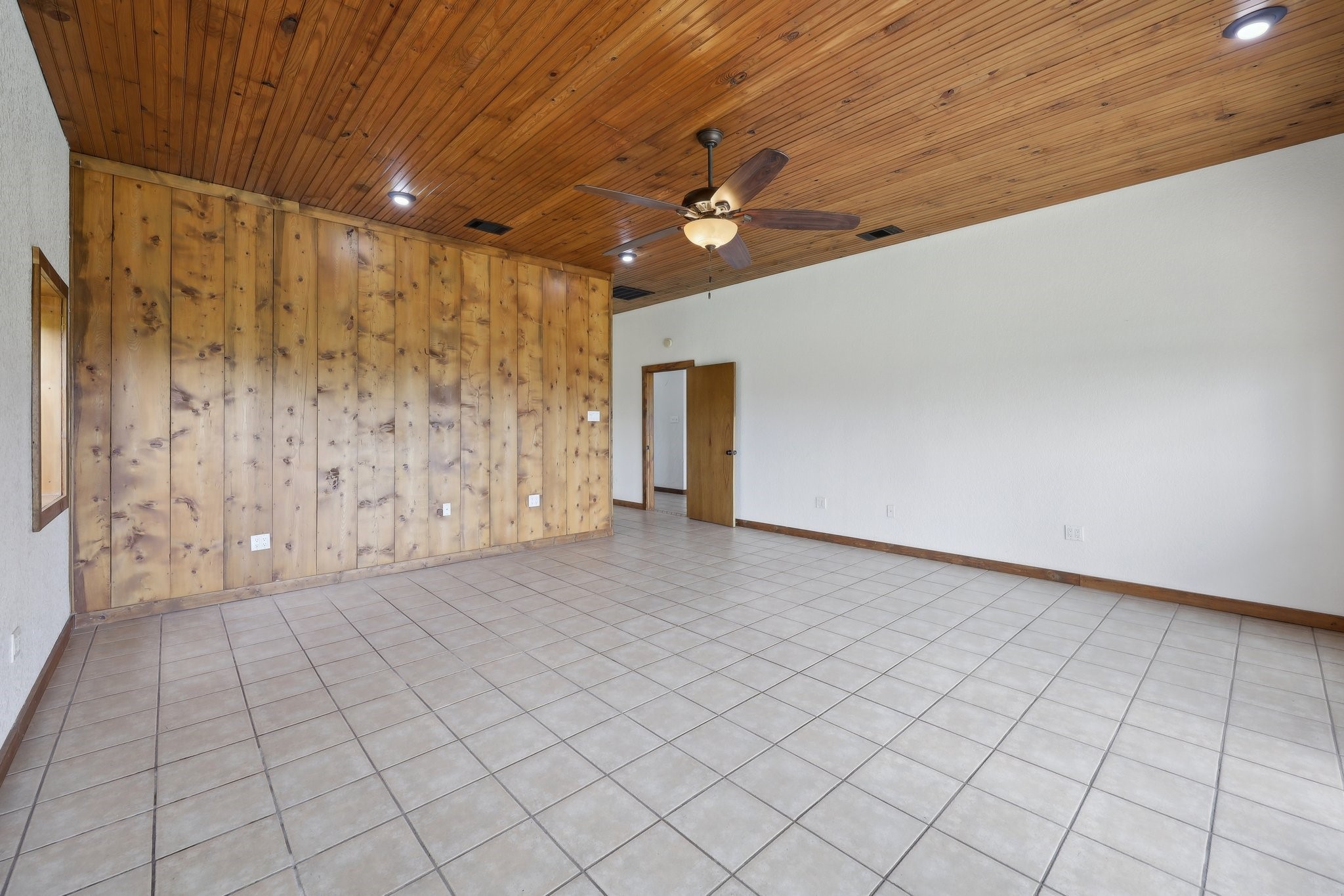 6912 County Road 1228