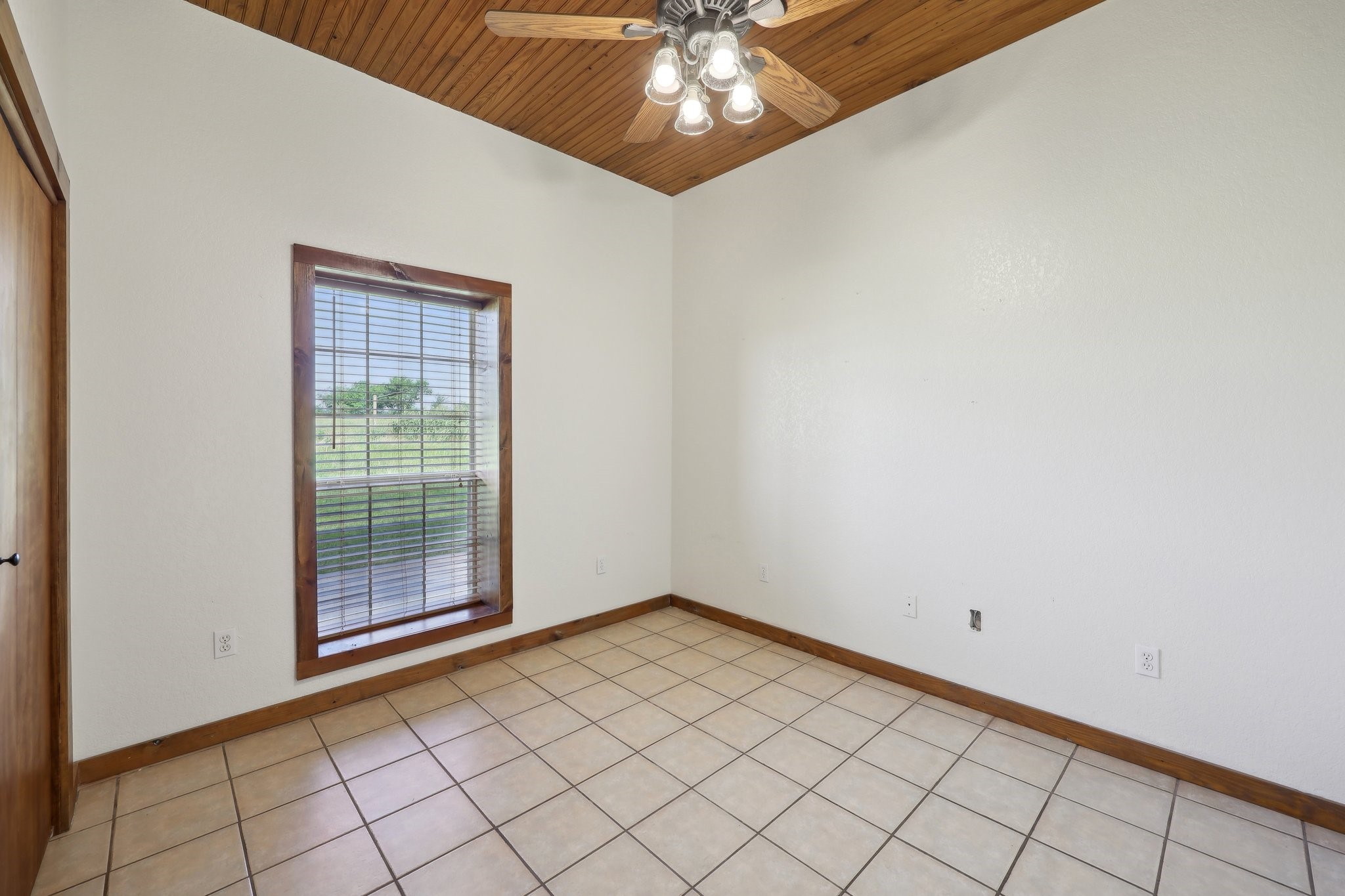 6912 County Road 1228
