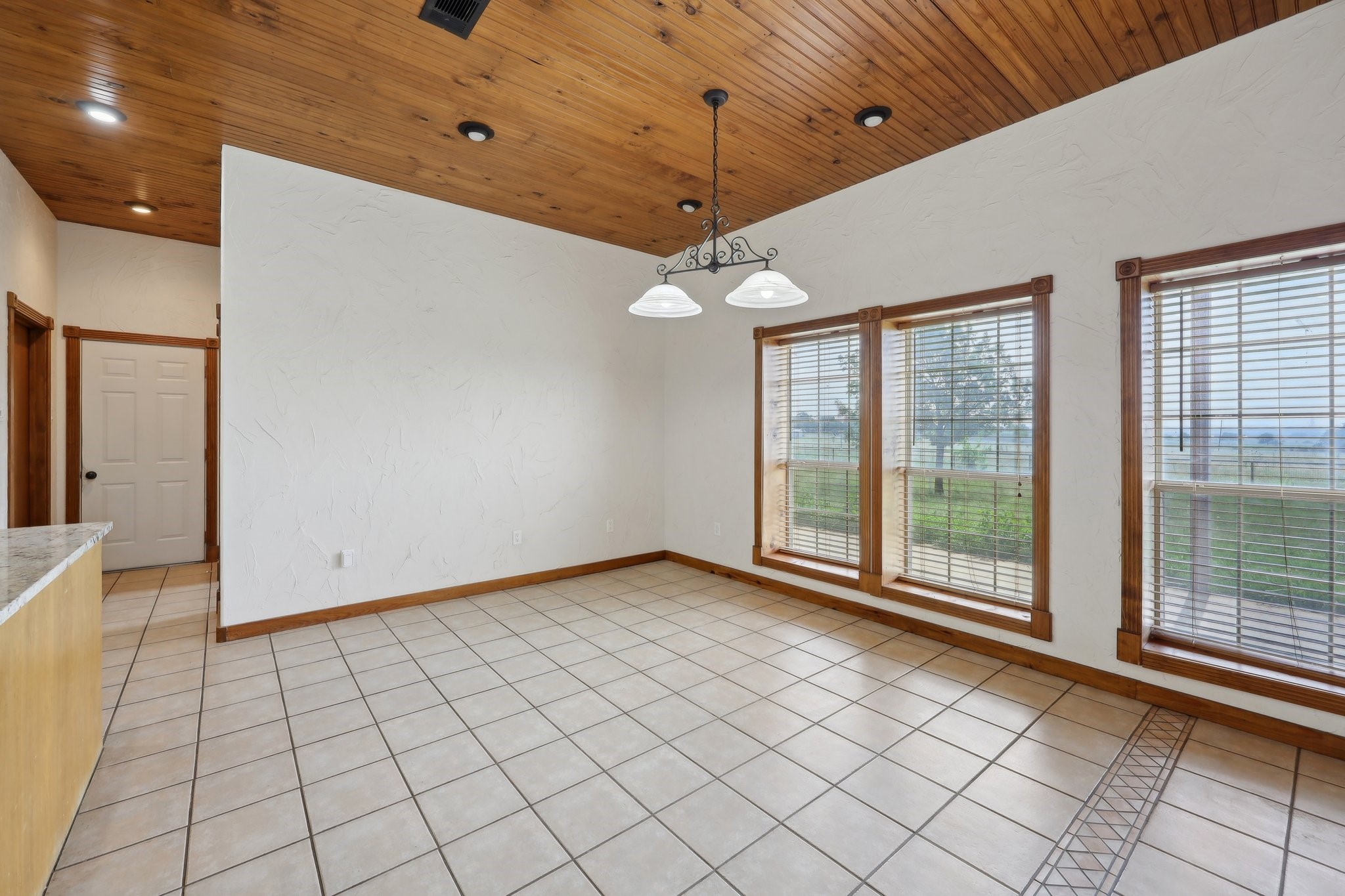 6912 County Road 1228