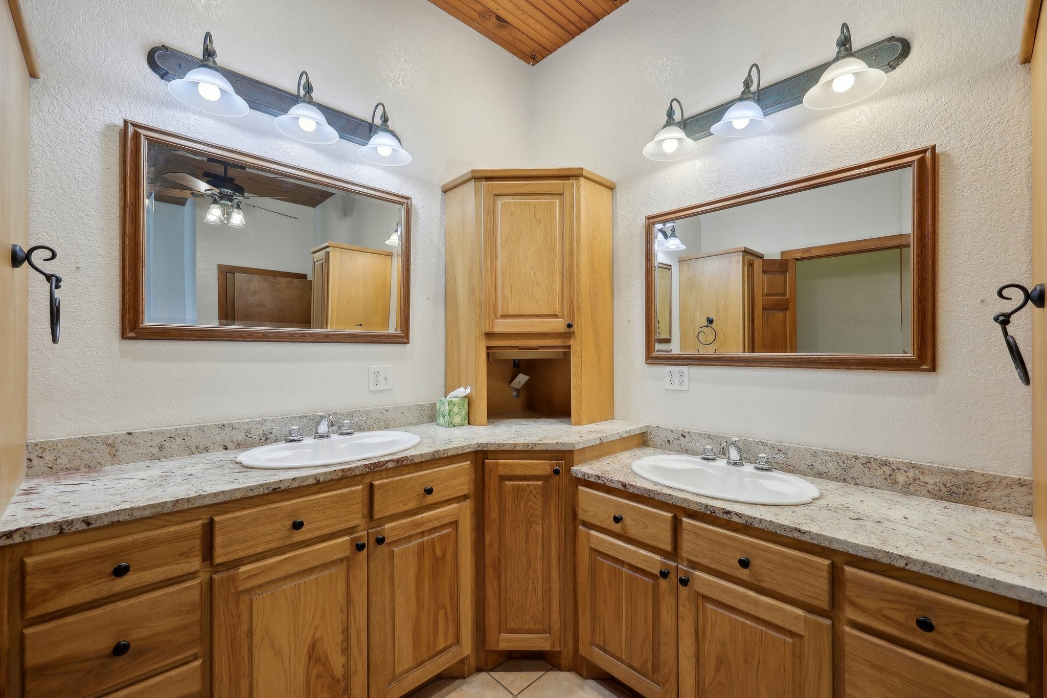6912 County Road 1228