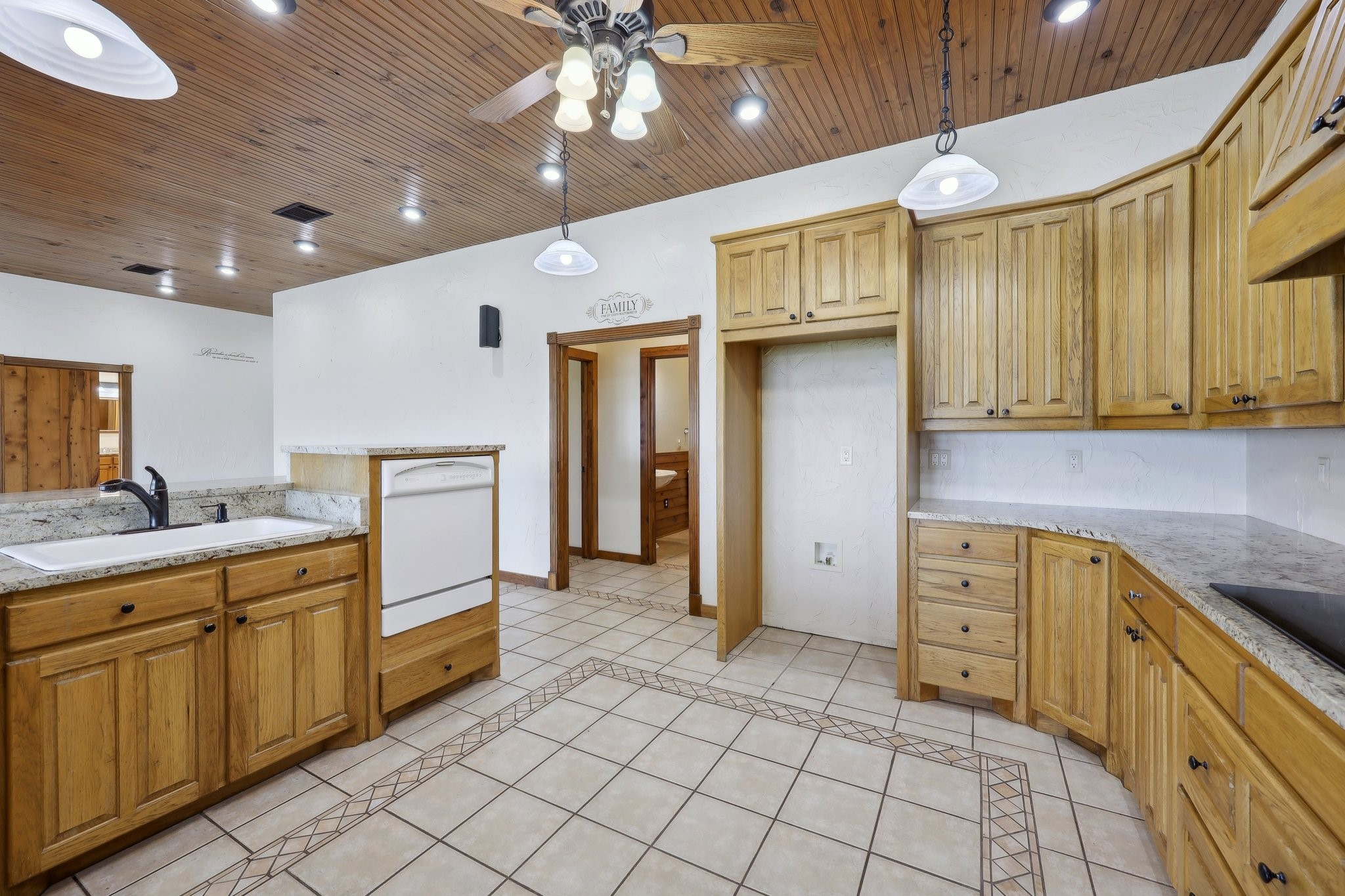 6912 County Road 1228