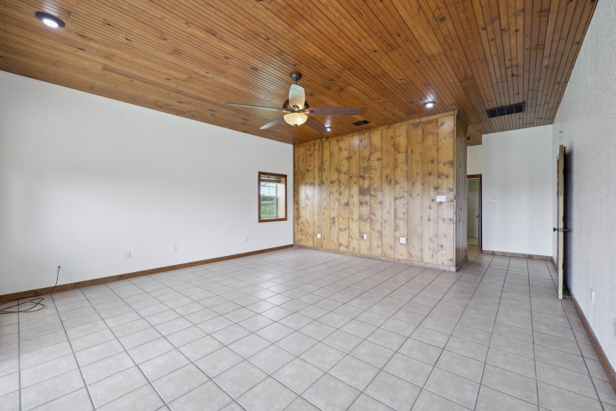 6912 County Road 1228