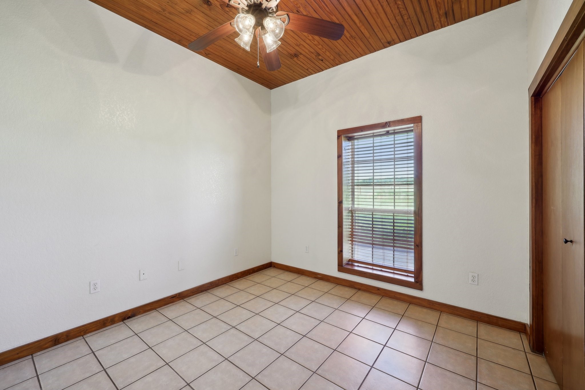 6912 County Road 1228