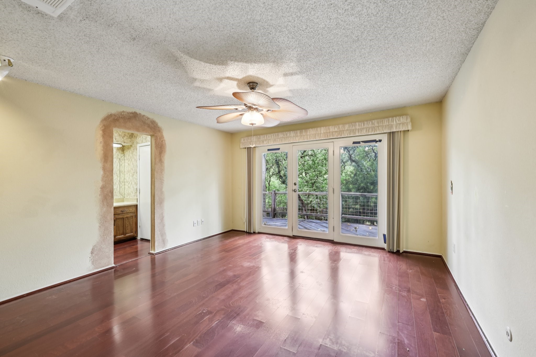 5907 Mountainwood Drive