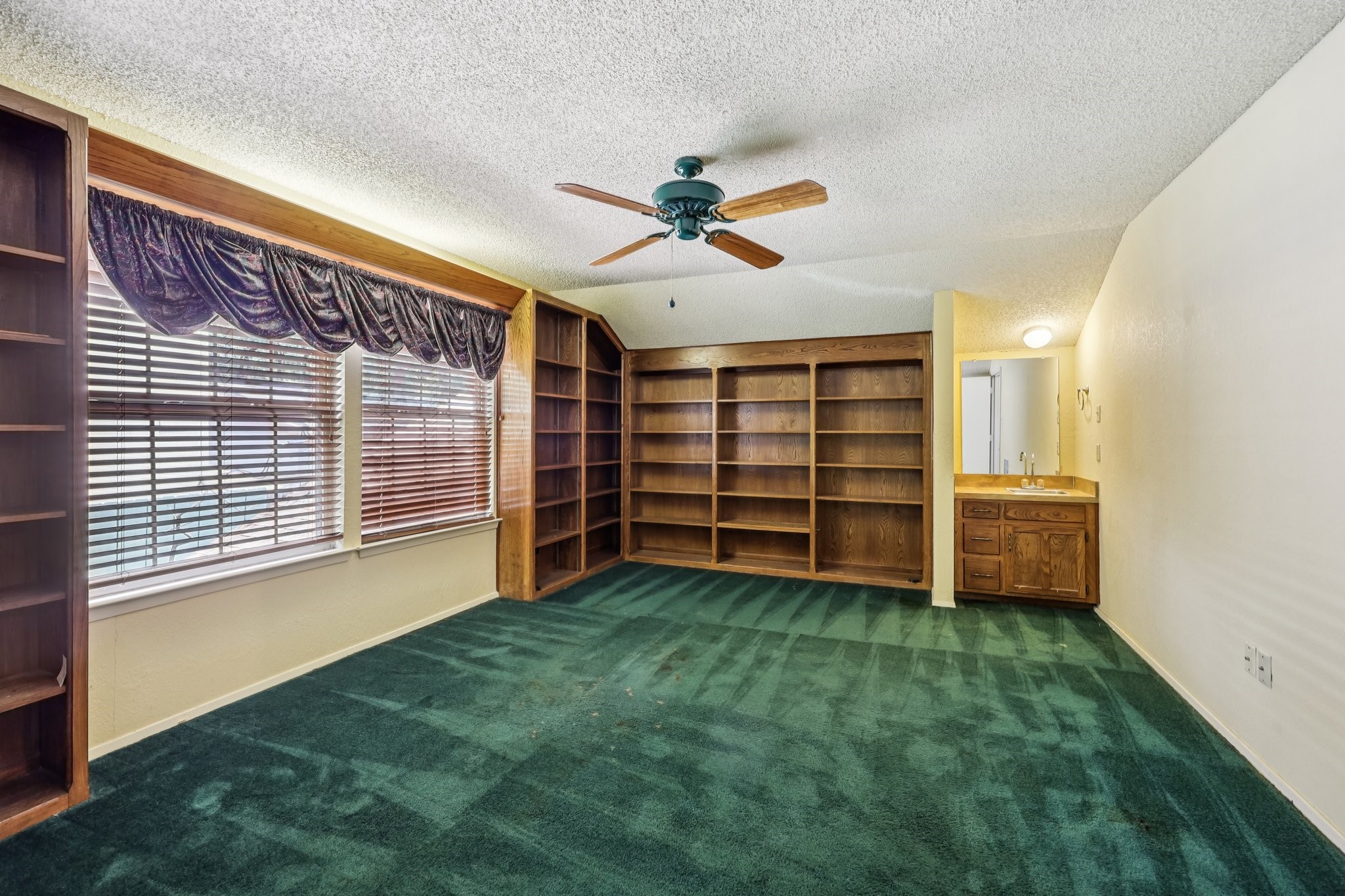 5907 Mountainwood Drive