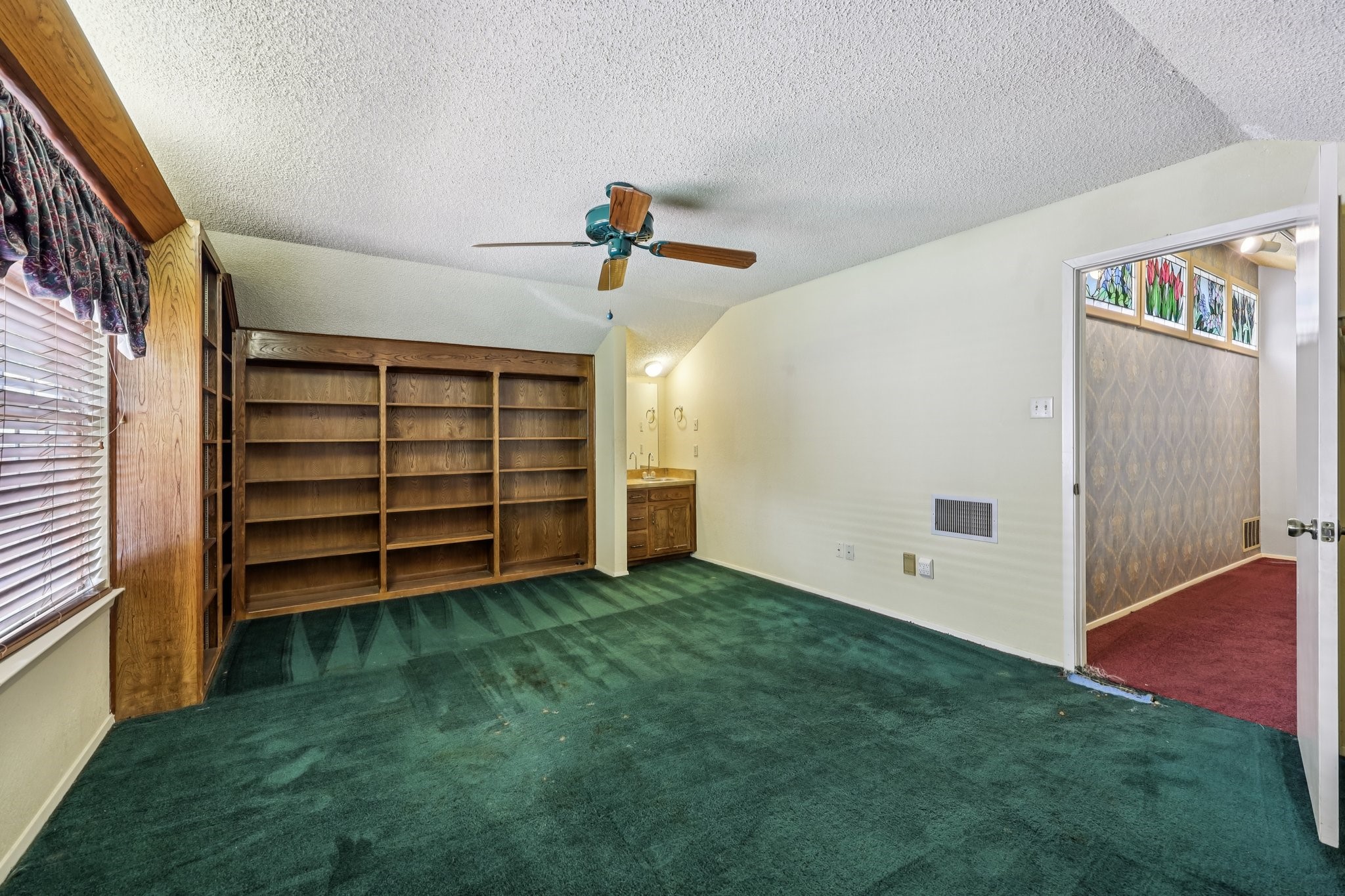 5907 Mountainwood Drive