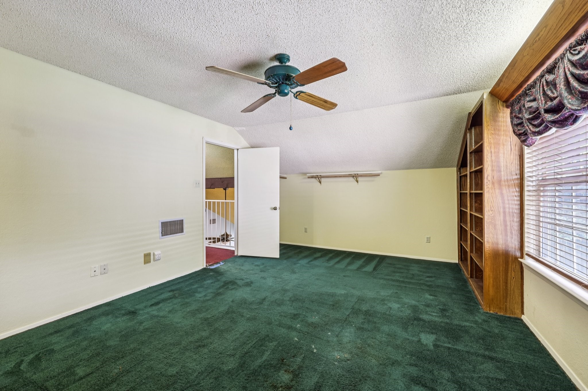 5907 Mountainwood Drive
