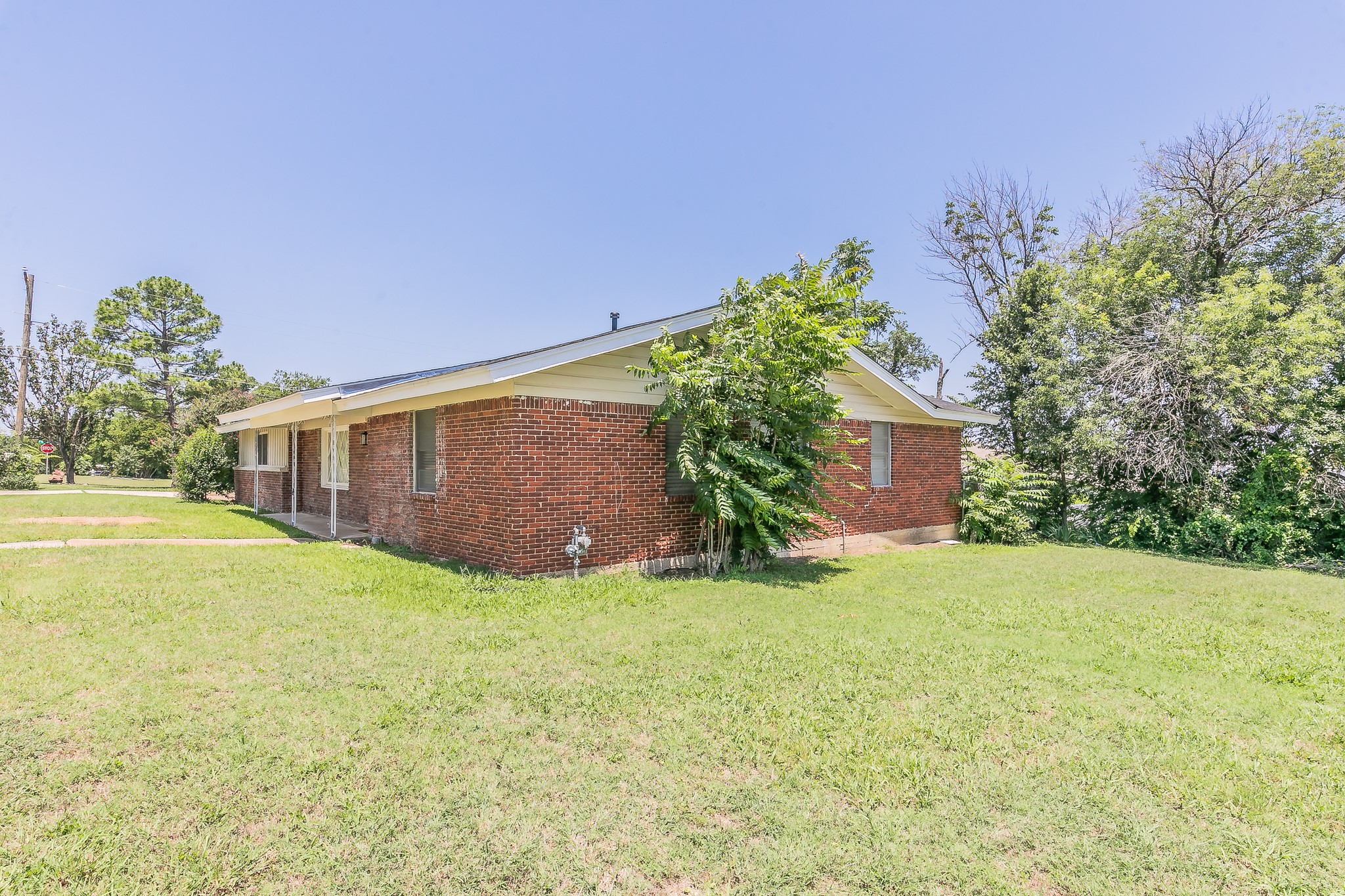 5909 Eisenhower Drive