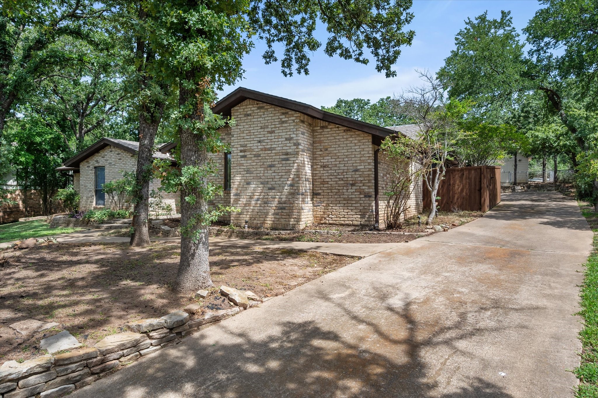 2809 Burlwood Drive