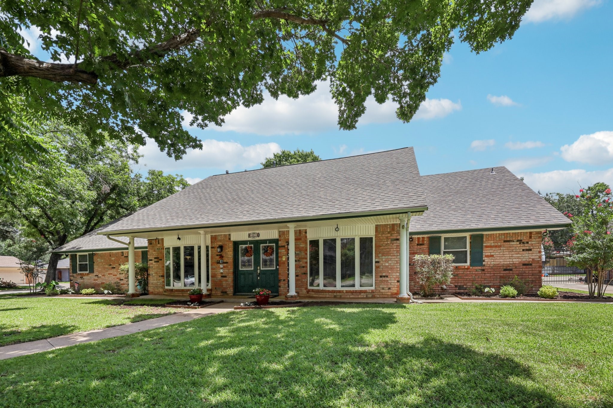 1805 Winewood Lane