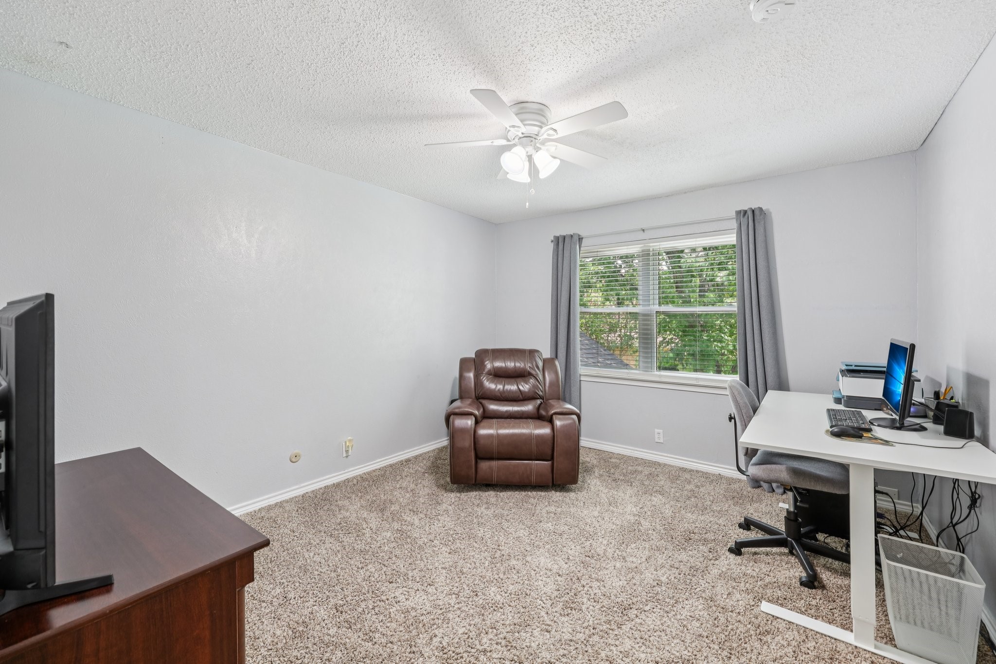 1805 Winewood Lane