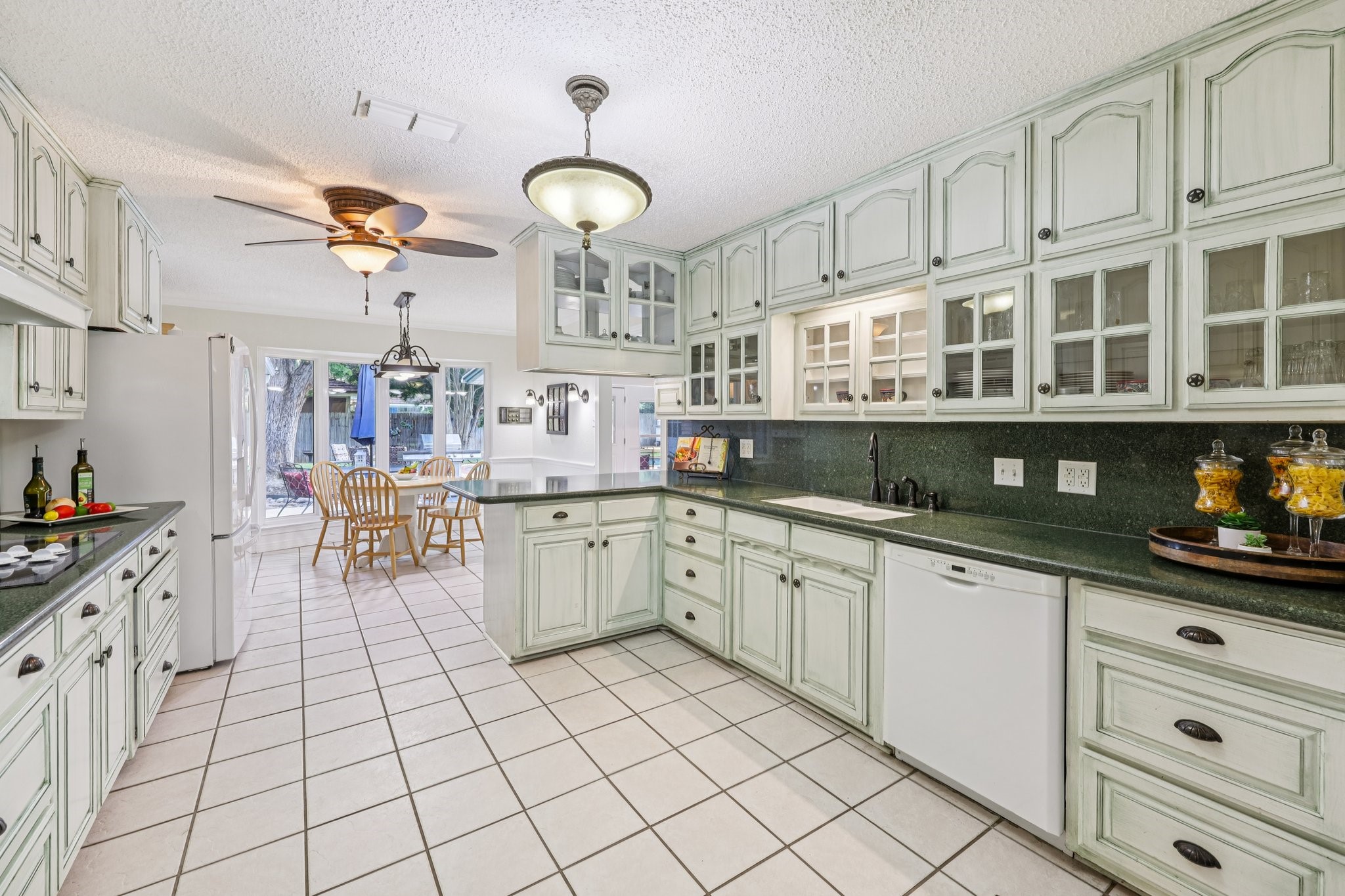 1805 Winewood Lane