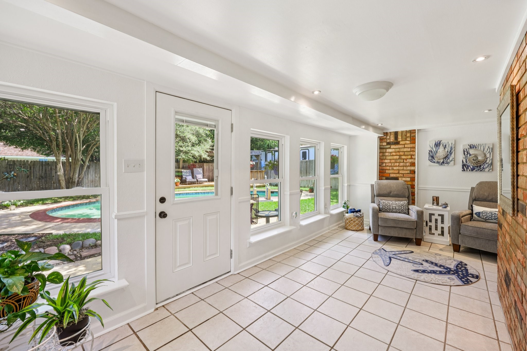 1805 Winewood Lane
