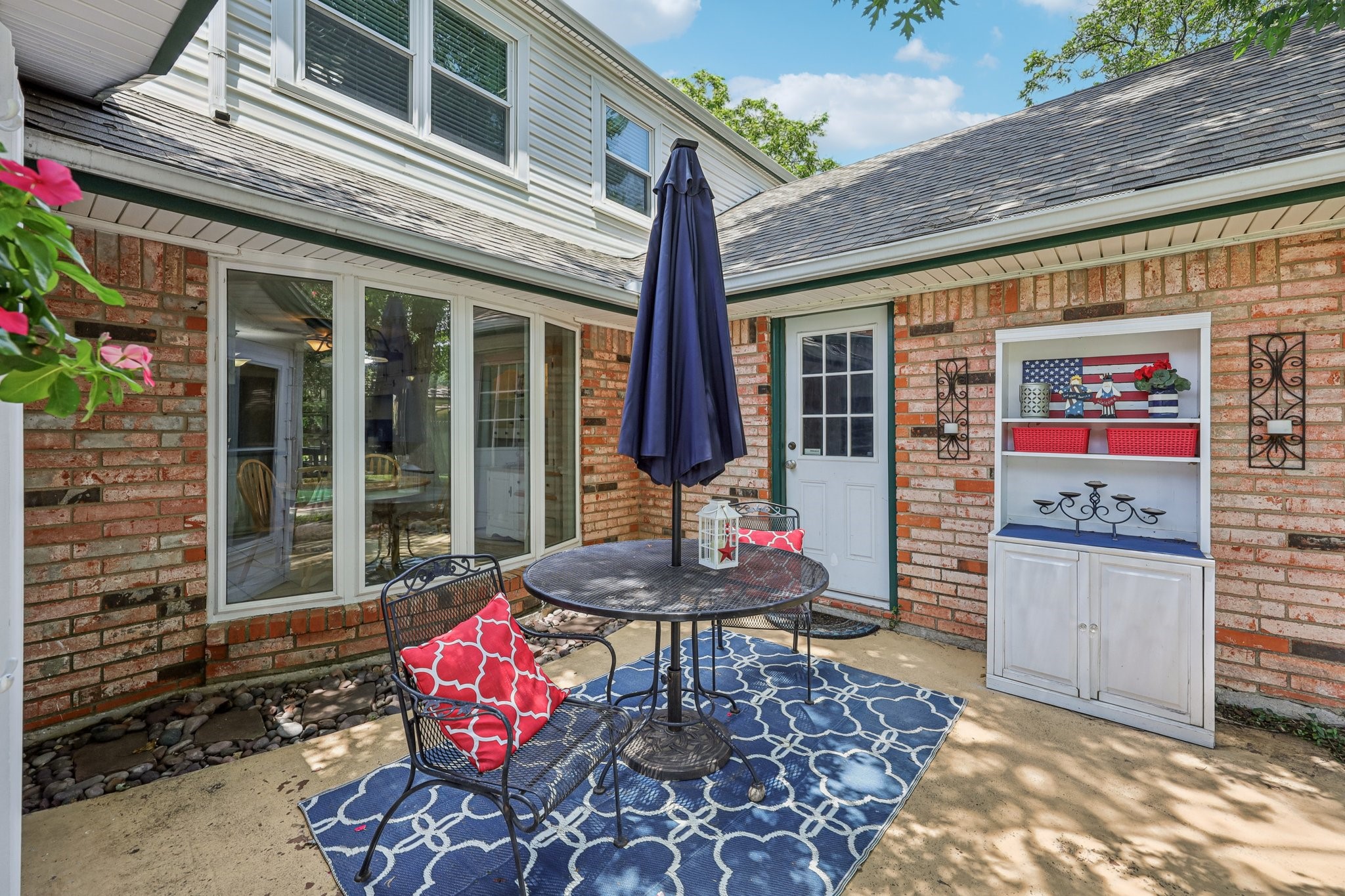 1805 Winewood Lane