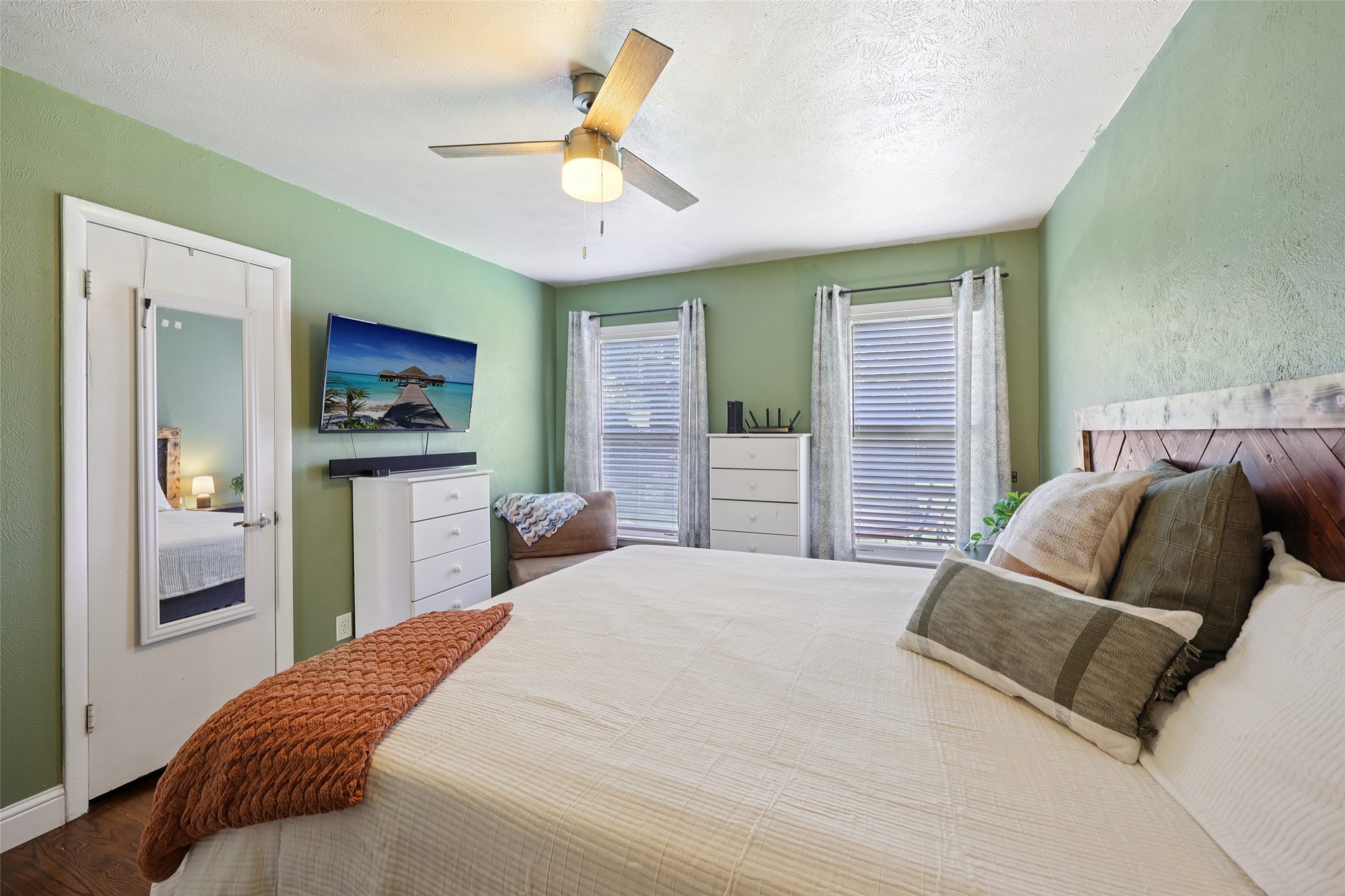 1218 Mockingbird Lane