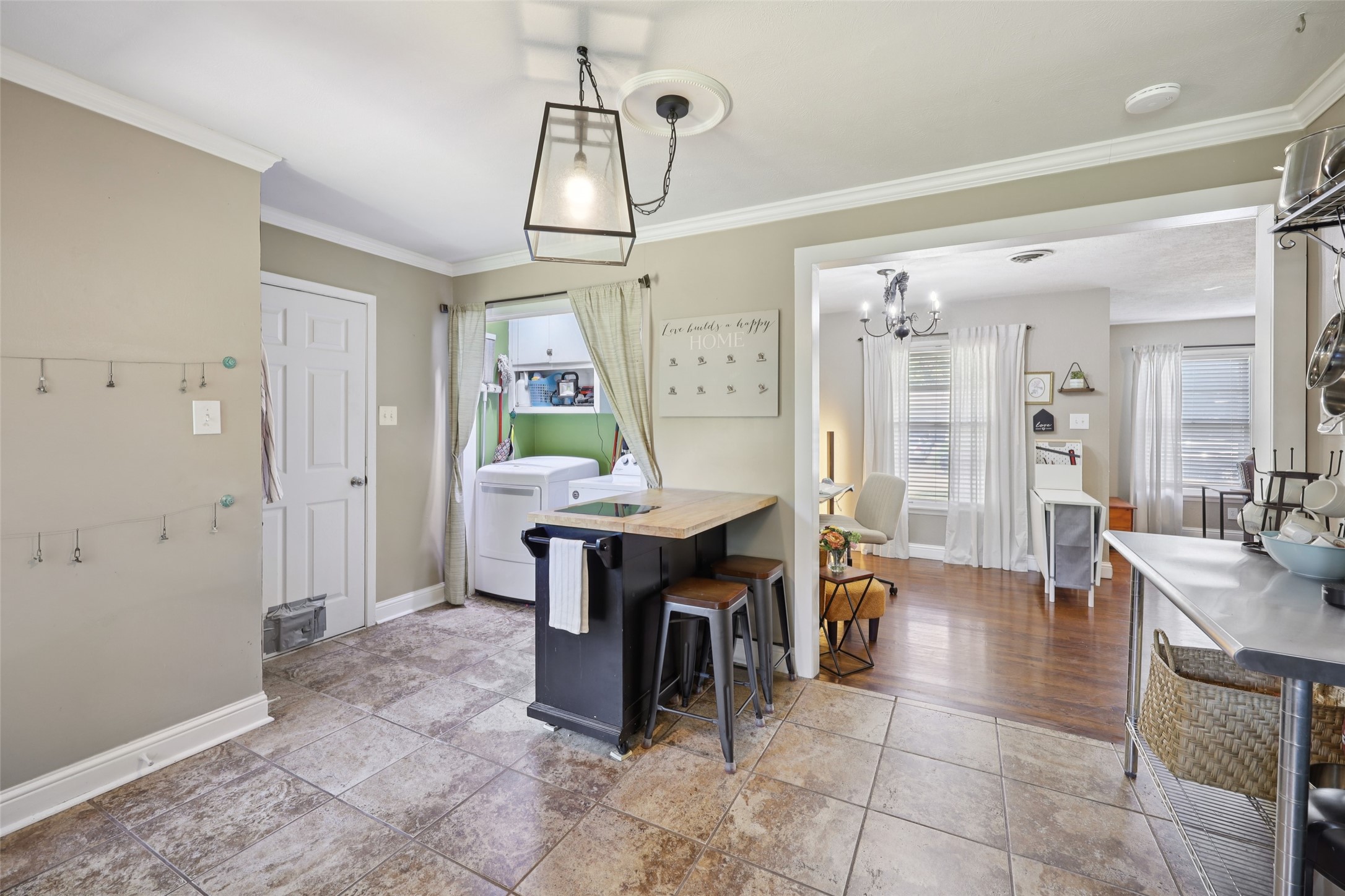 1218 Mockingbird Lane