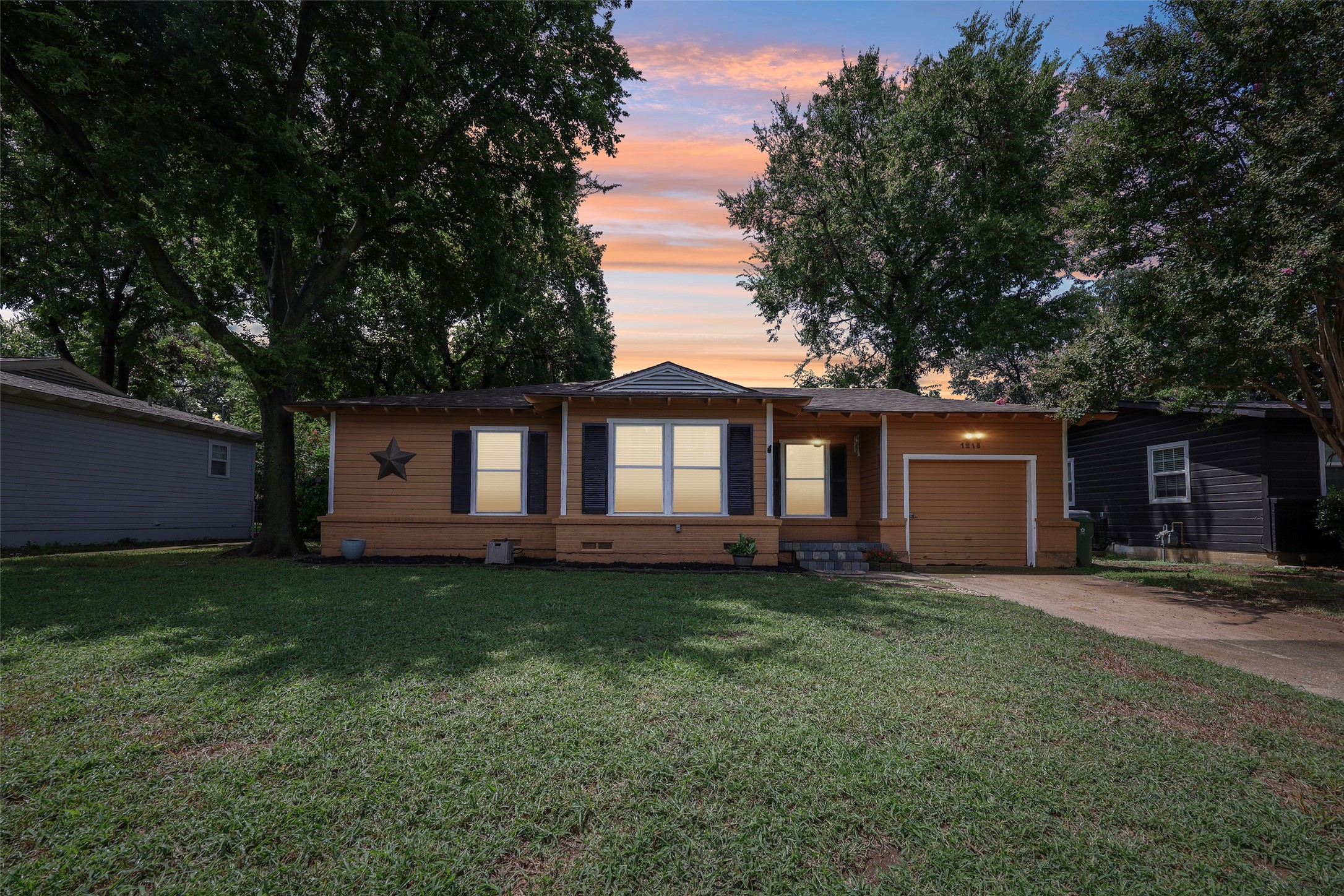 1218 Mockingbird Lane