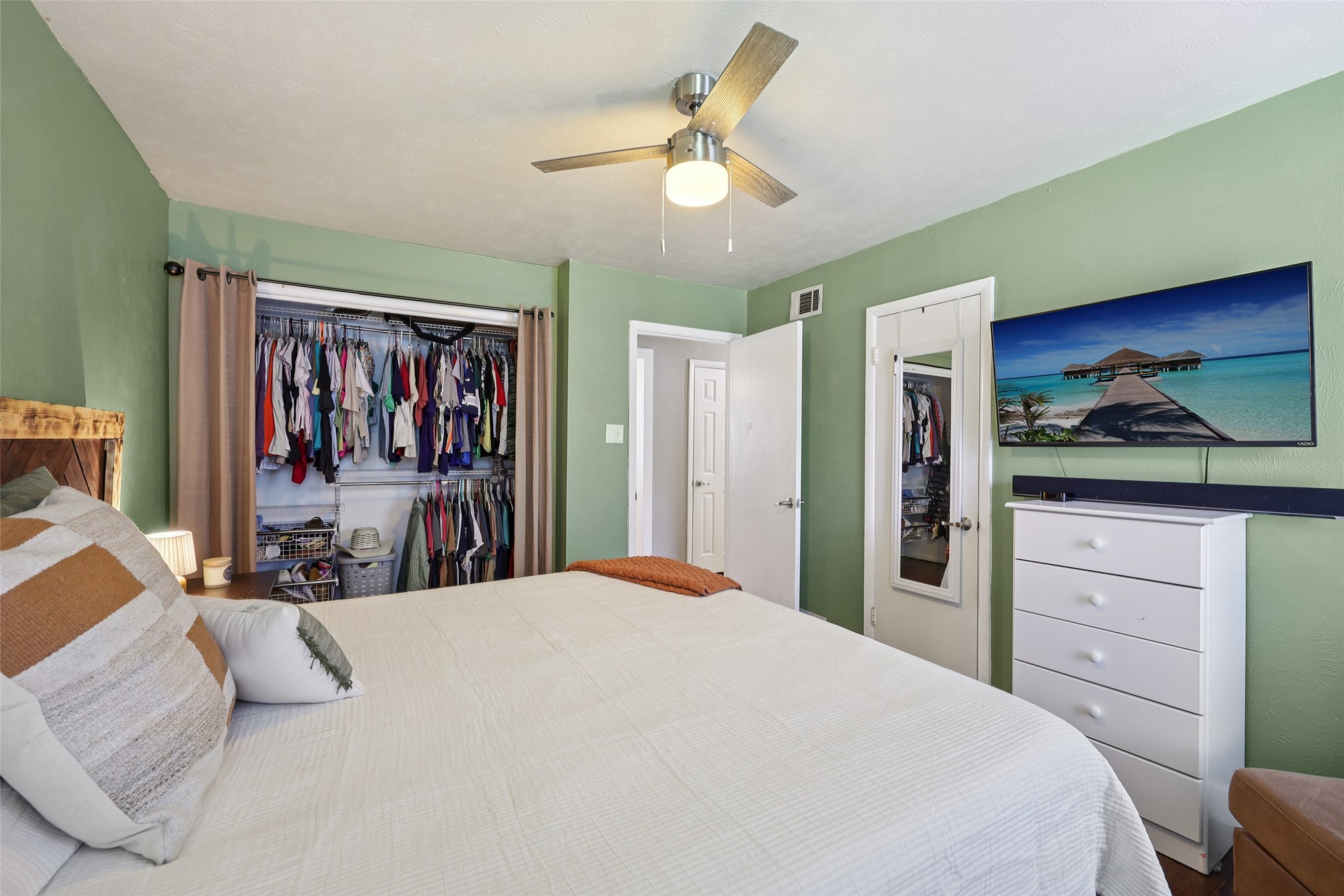 1218 Mockingbird Lane