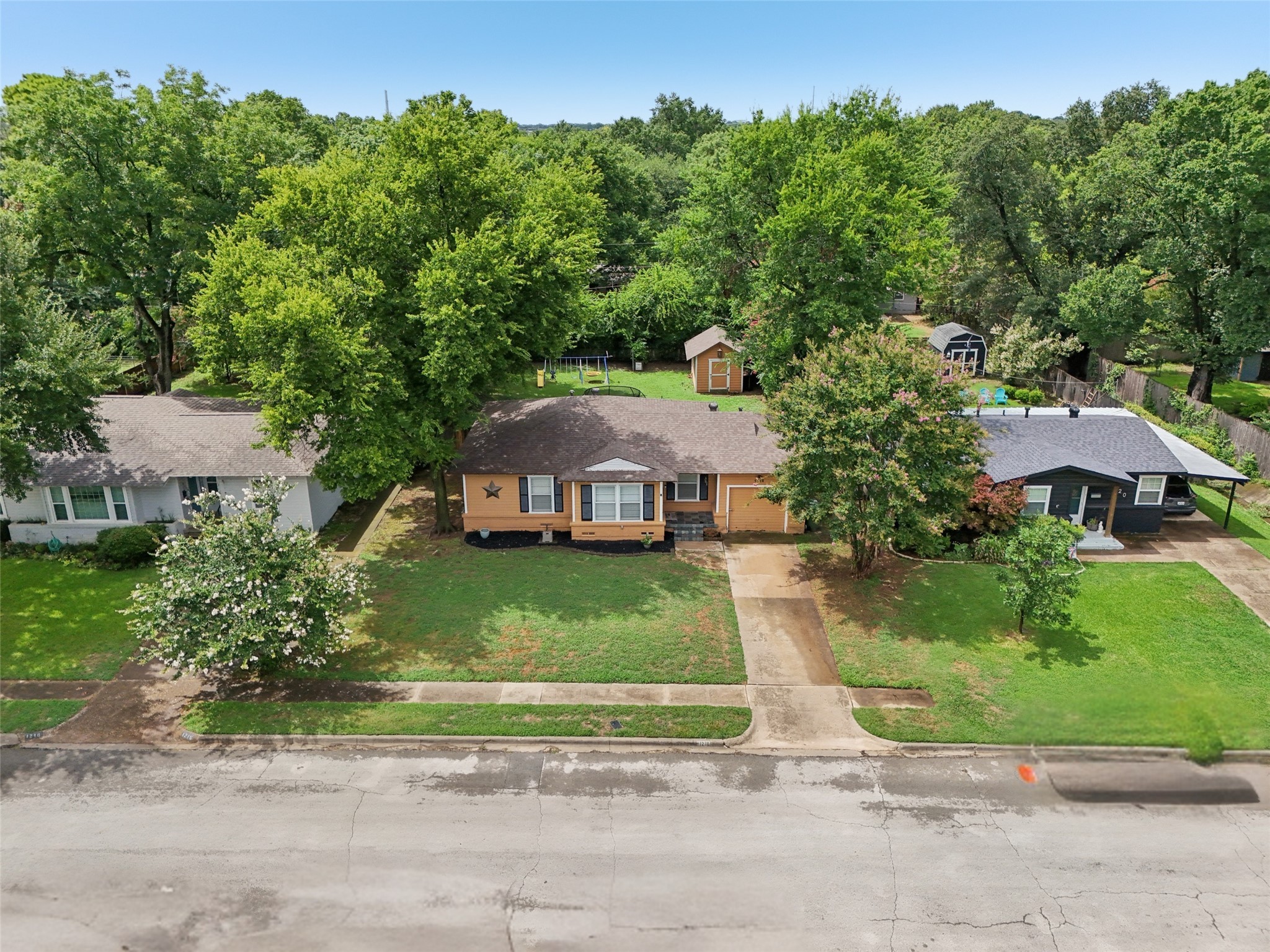 1218 Mockingbird Lane