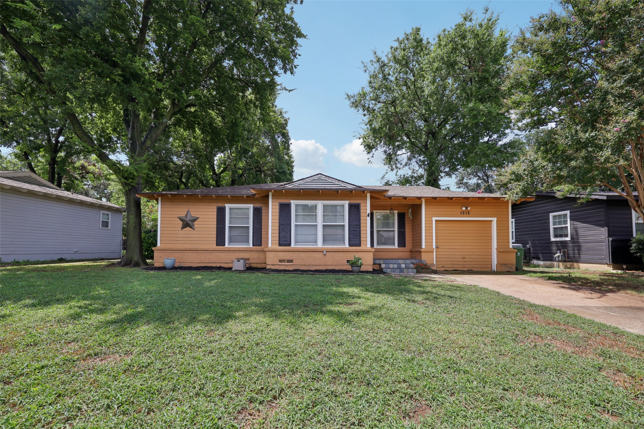 1218 Mockingbird Lane