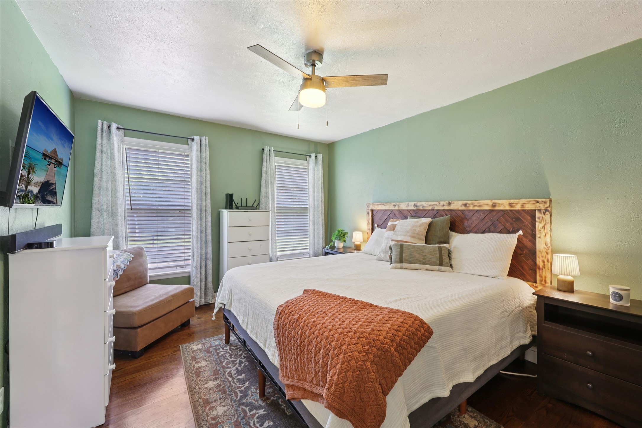 1218 Mockingbird Lane