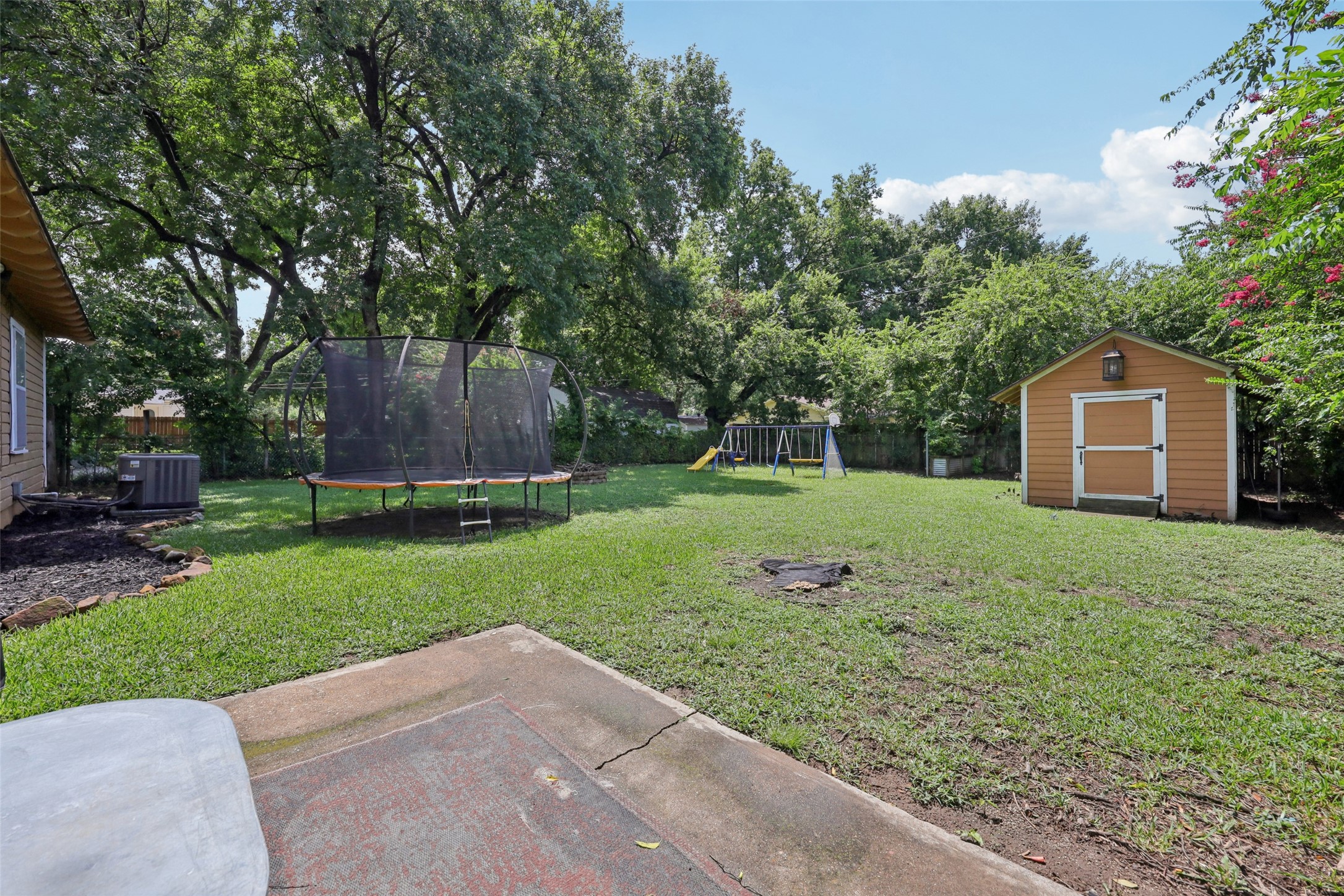 1218 Mockingbird Lane